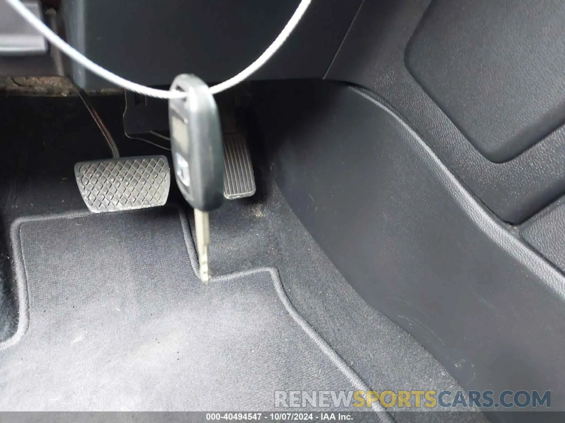 11 Photograph of a damaged car 2HKRW6H34KH204409 HONDA CR-V 2019