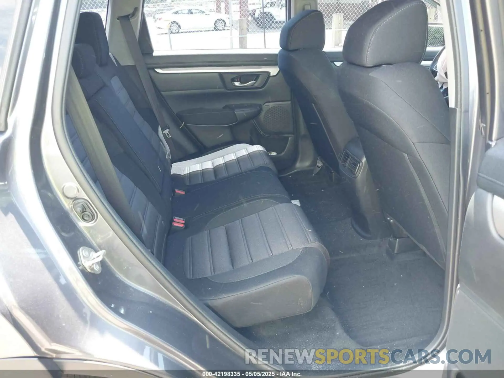 8 Photograph of a damaged car 2HKRW6H35KH227956 HONDA CR-V 2019
