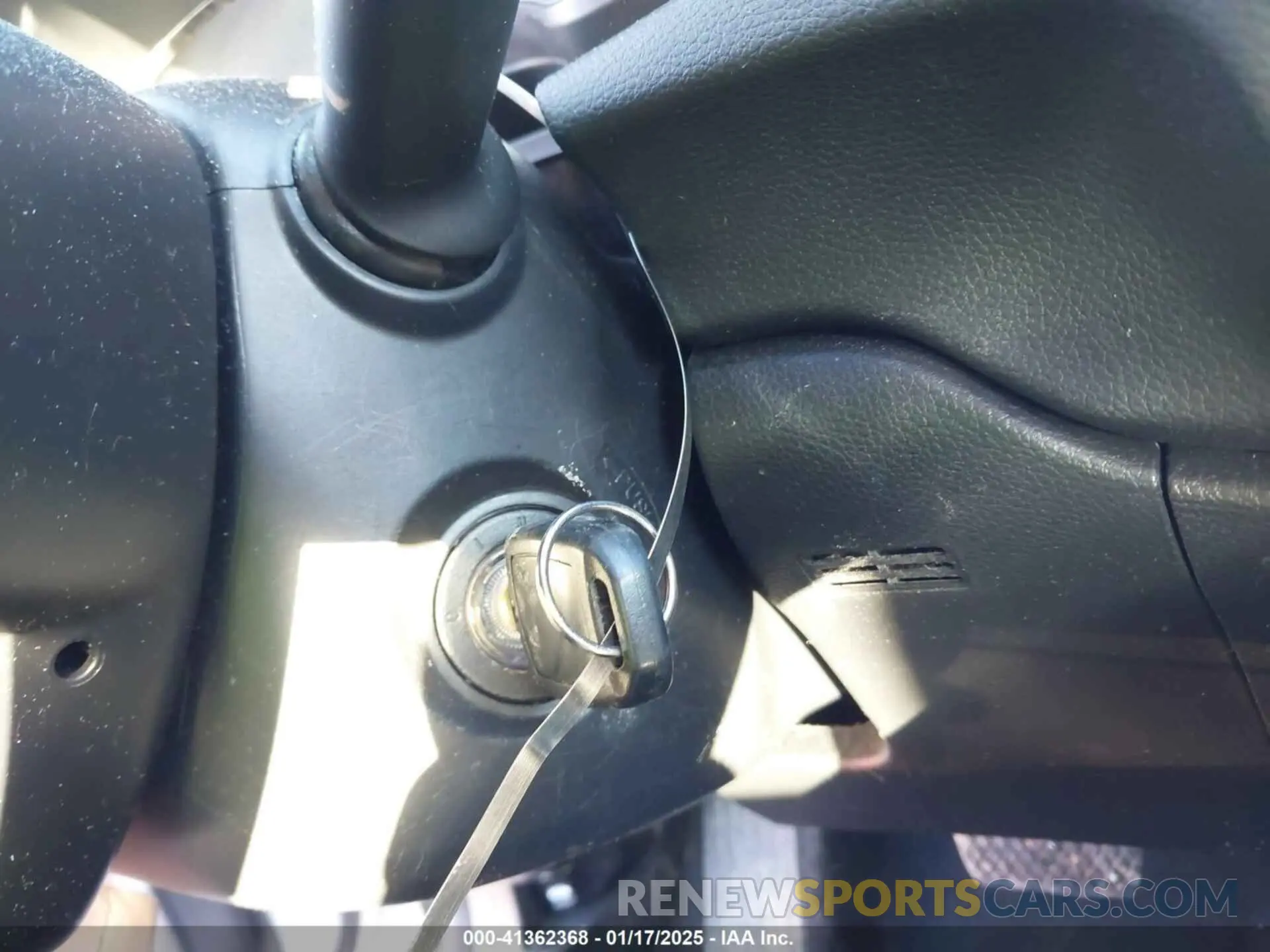 11 Photograph of a damaged car 2HKRW6H37KH232205 HONDA CR-V 2019