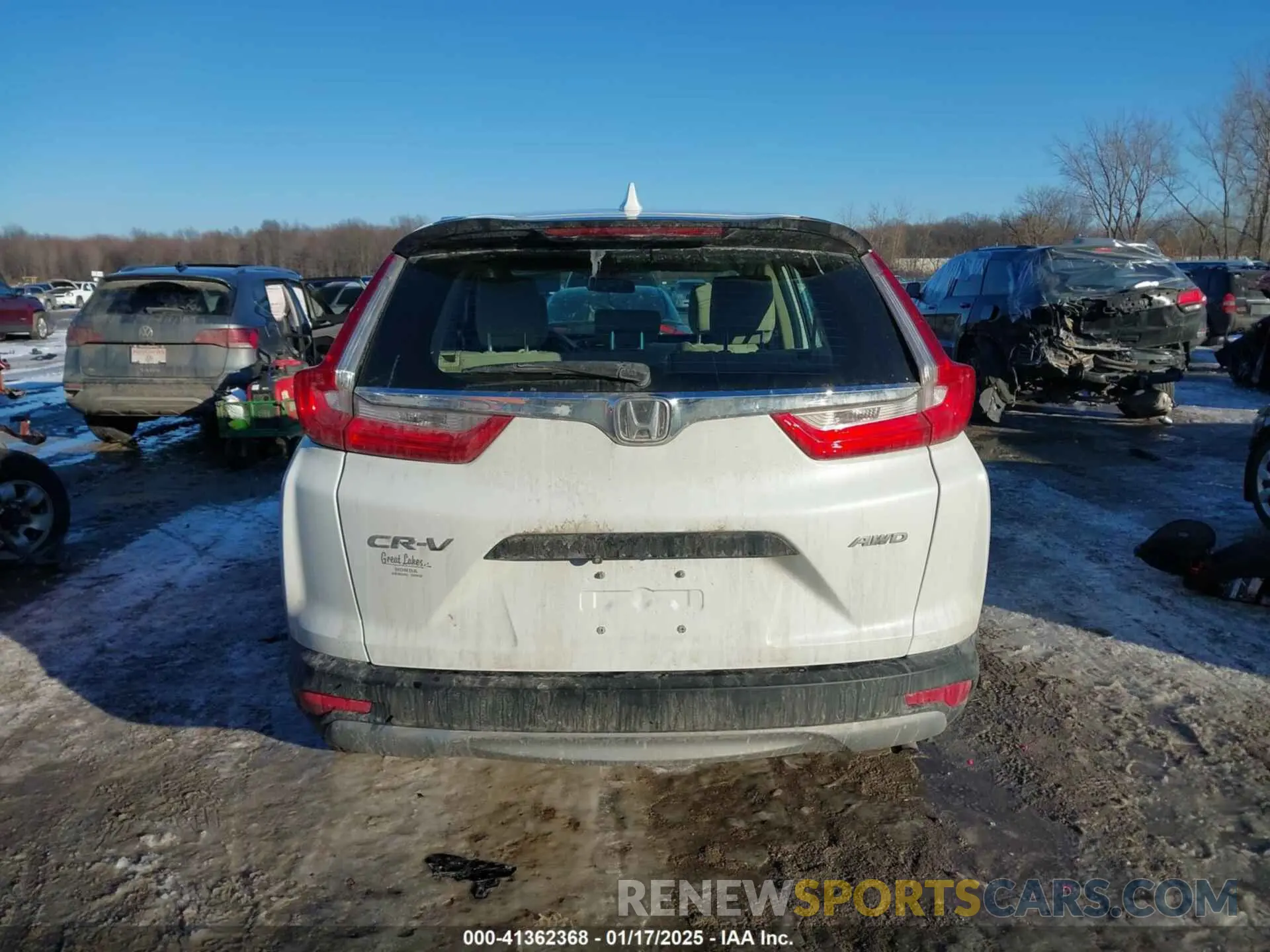 17 Photograph of a damaged car 2HKRW6H37KH232205 HONDA CR-V 2019