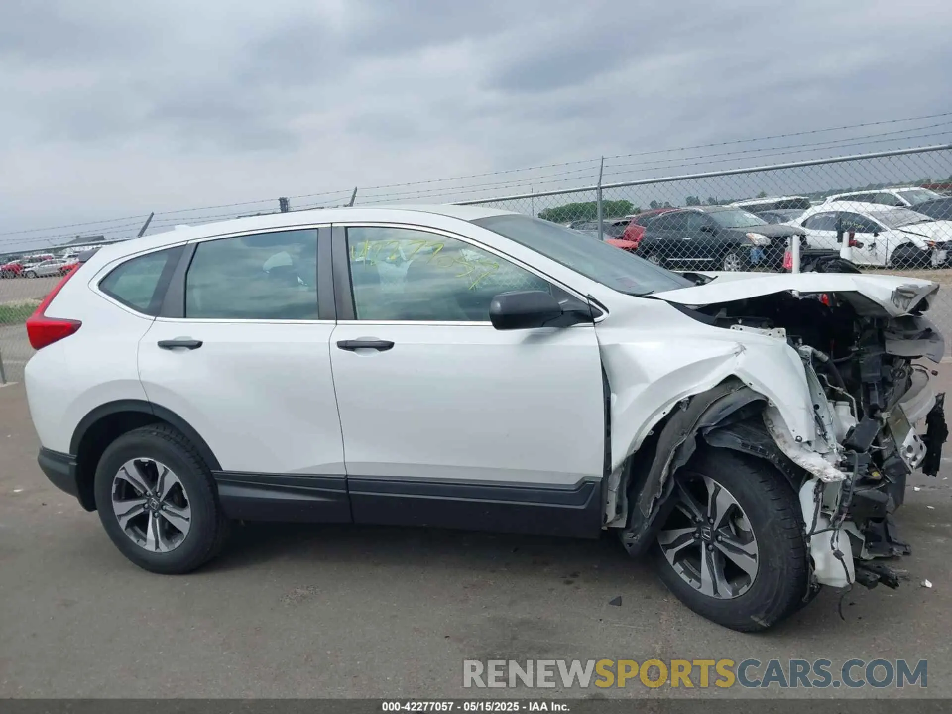13 Photograph of a damaged car 2HKRW6H38KH209029 HONDA CR-V 2019