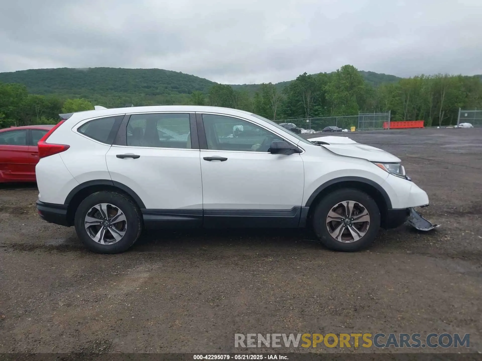 13 Photograph of a damaged car 2HKRW6H39KH229256 HONDA CR-V 2019