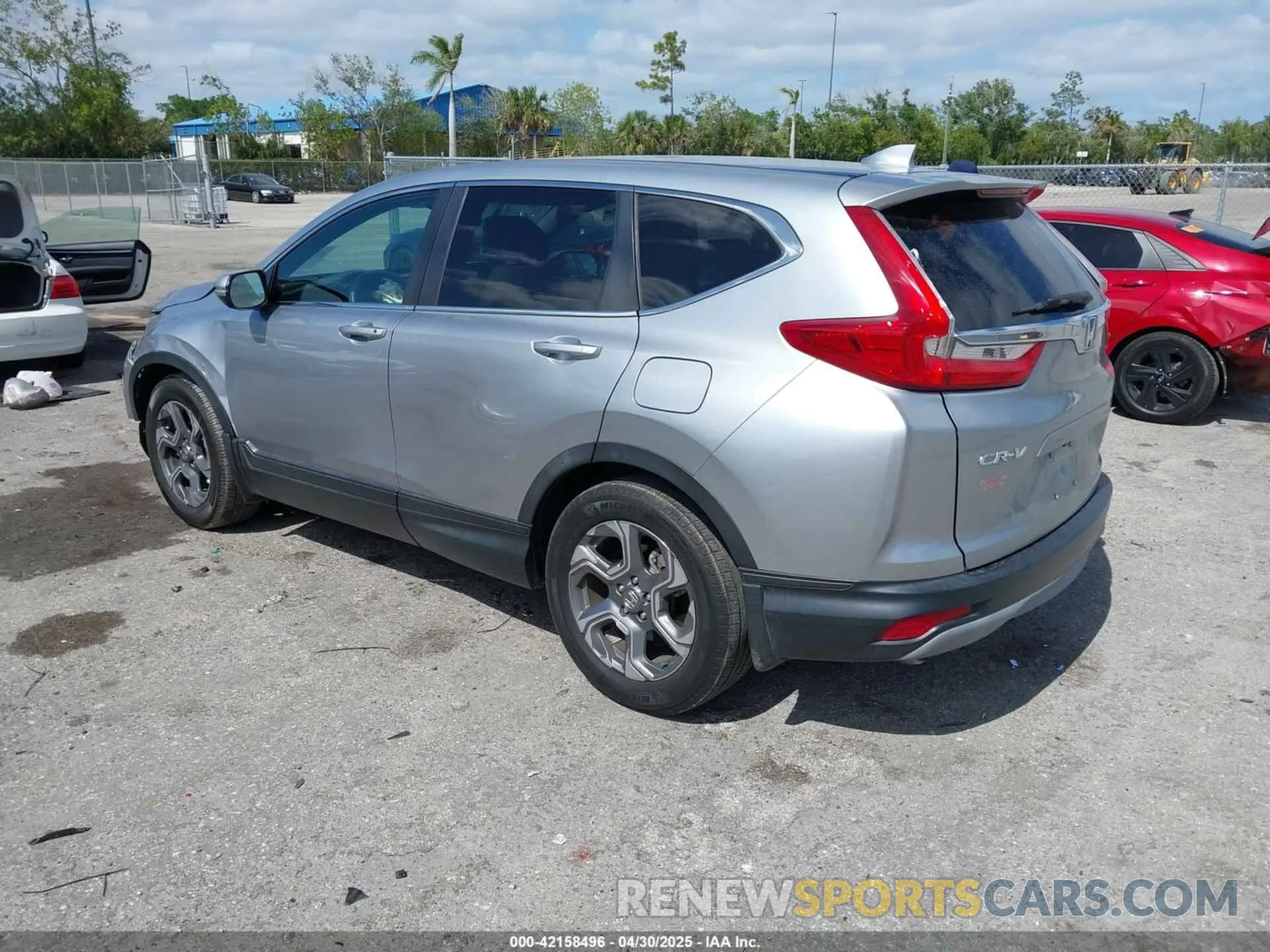 3 Фотография поврежденного автомобиля 5J6RW1H51KA008613 HONDA CR-V 2019