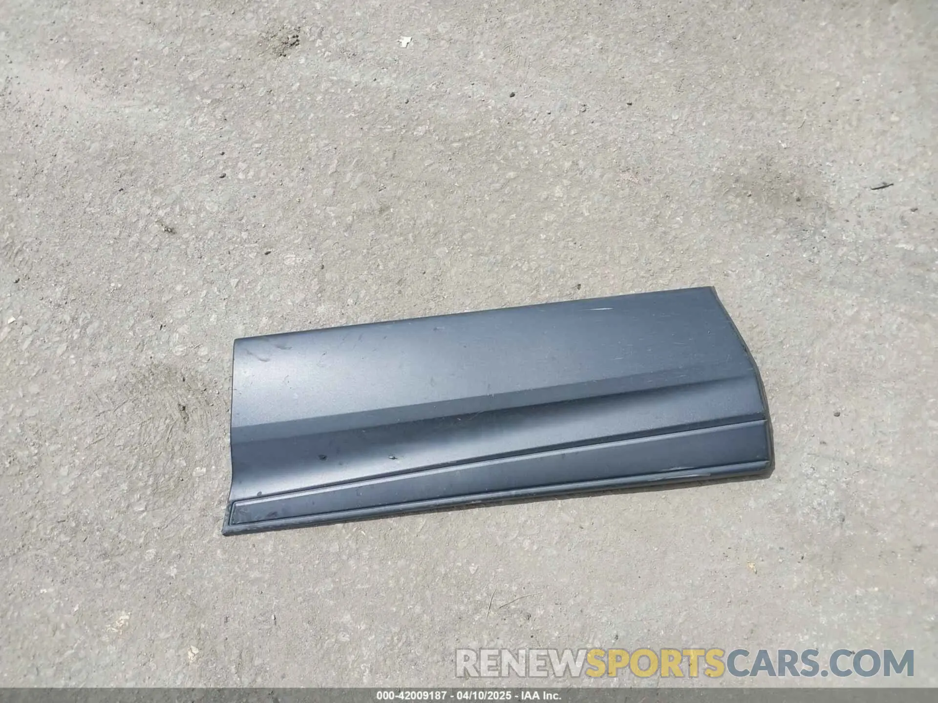 12 Photograph of a damaged car 5J6RW1H53KA031097 HONDA CR-V 2019