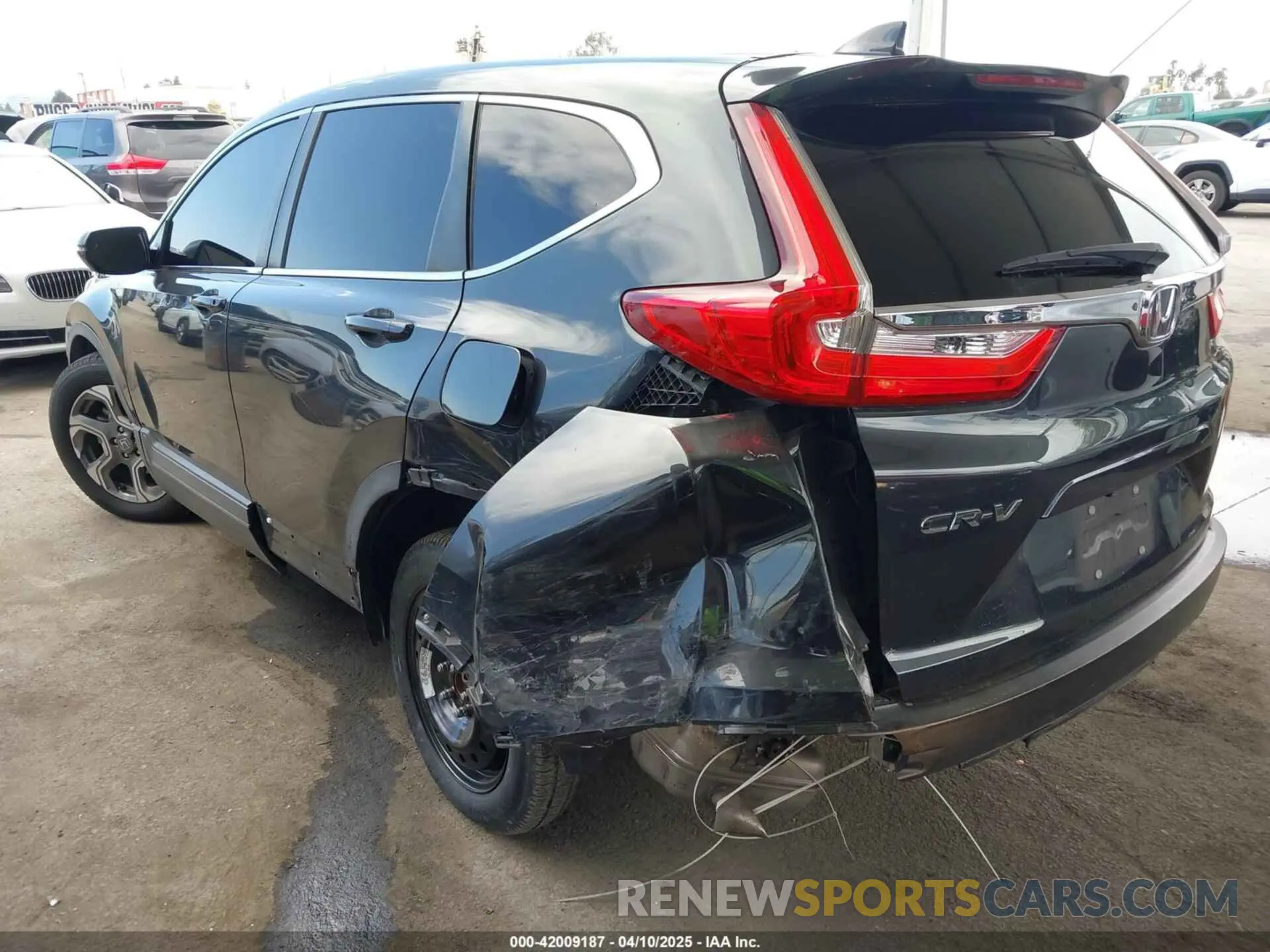 3 Photograph of a damaged car 5J6RW1H53KA031097 HONDA CR-V 2019