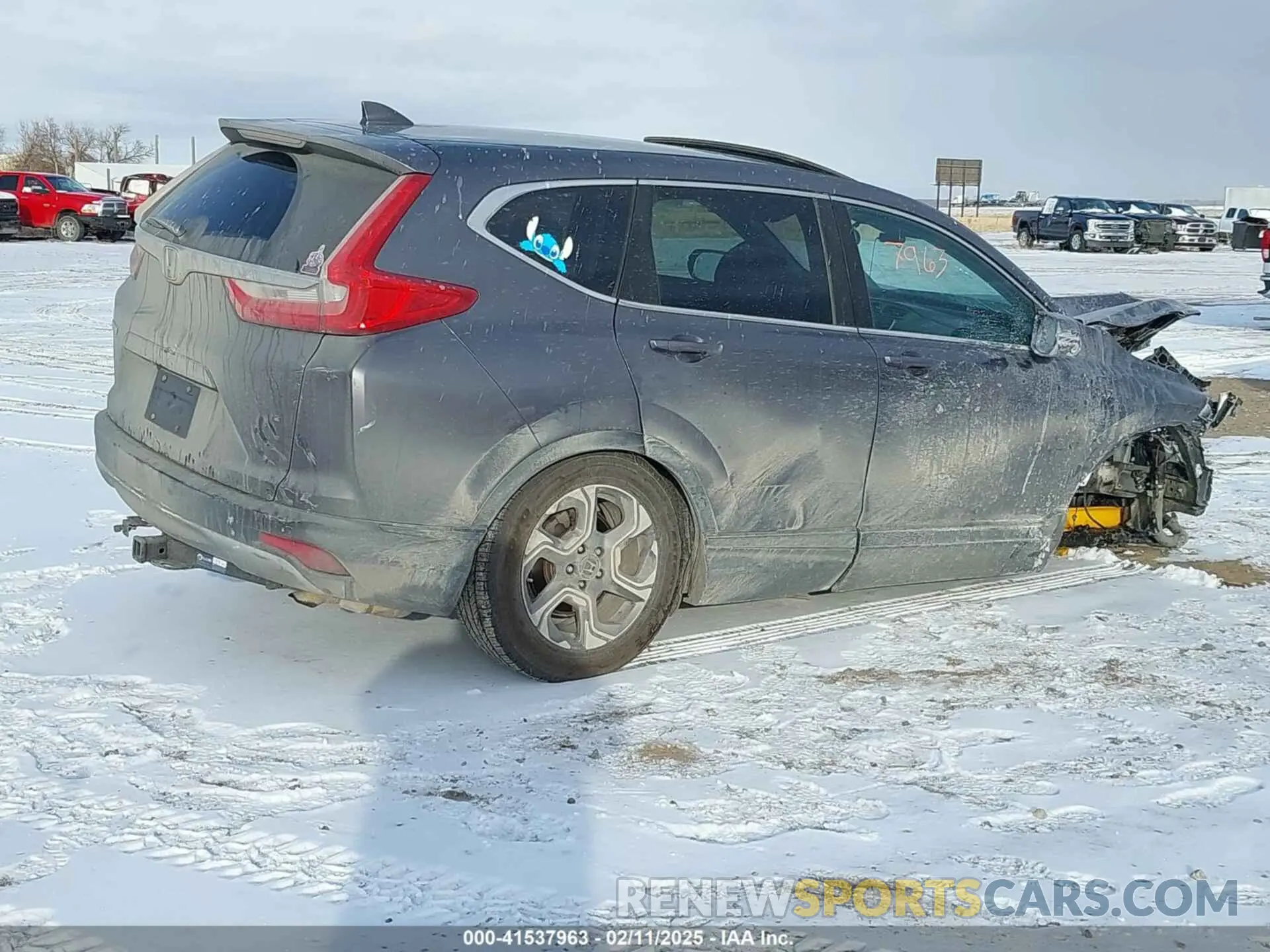4 Photograph of a damaged car 5J6RW1H53KA043072 HONDA CR-V 2019