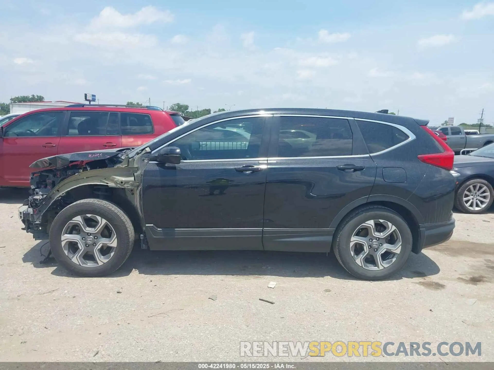 14 Photograph of a damaged car 5J6RW1H55KA003835 HONDA CR-V 2019