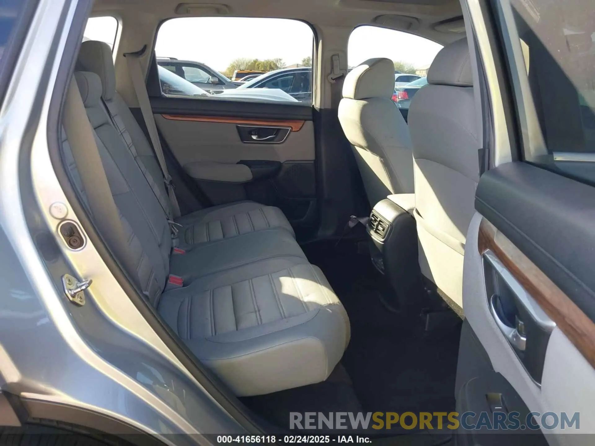 8 Фотография поврежденного автомобиля 5J6RW1H57KA006669 HONDA CR-V 2019