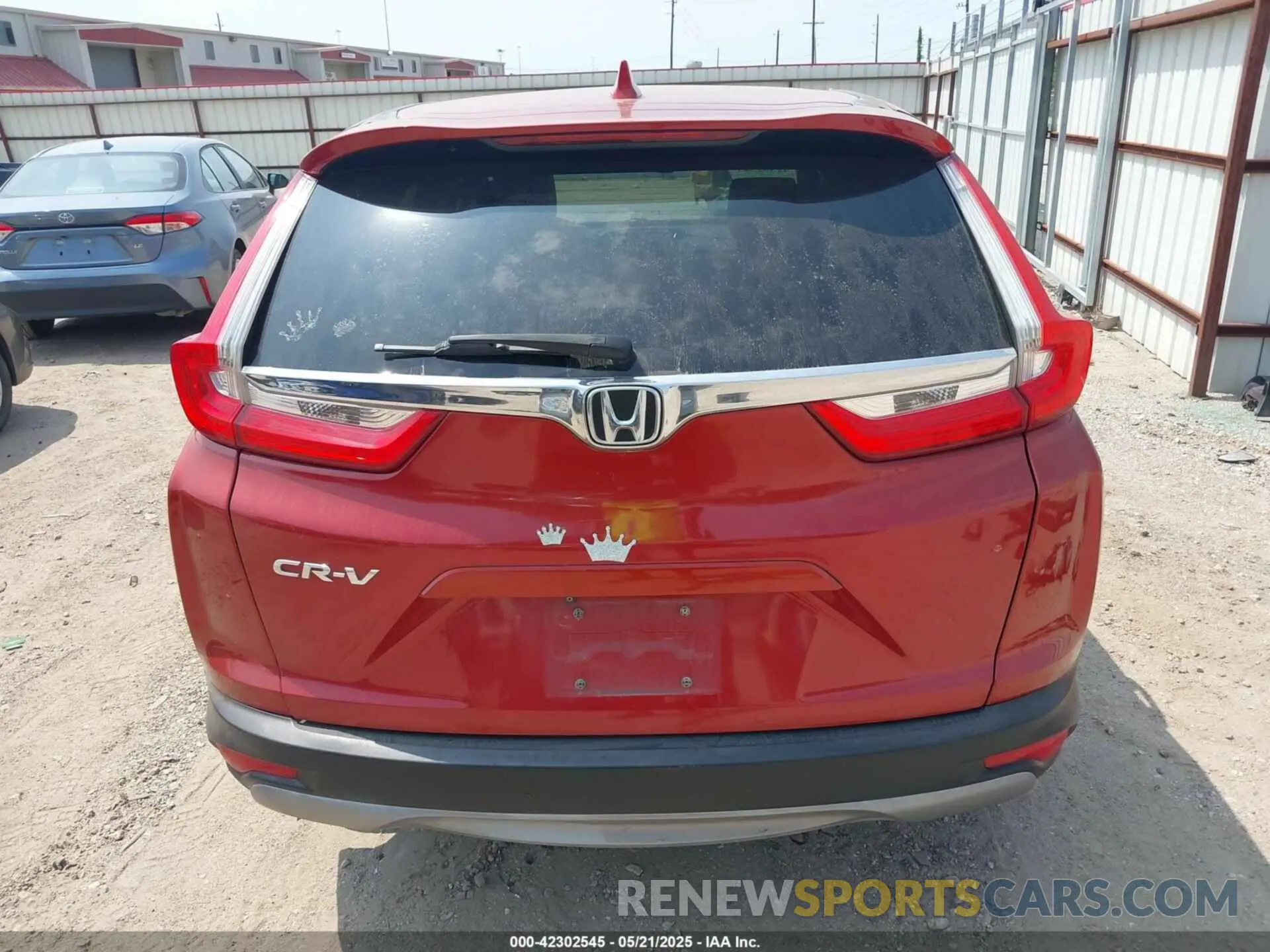 16 Photograph of a damaged car 5J6RW1H57KL001136 HONDA CR-V 2019