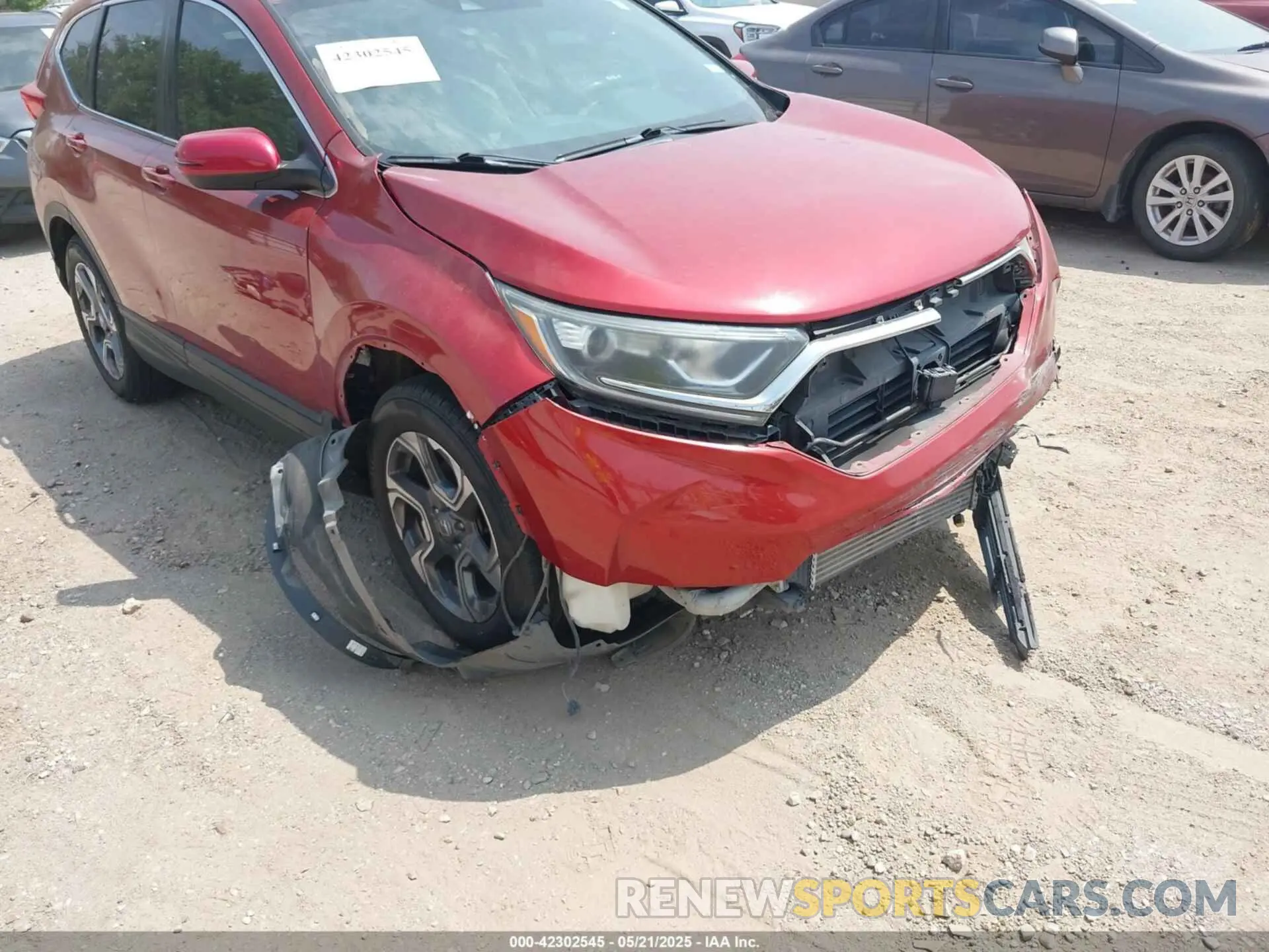 17 Photograph of a damaged car 5J6RW1H57KL001136 HONDA CR-V 2019