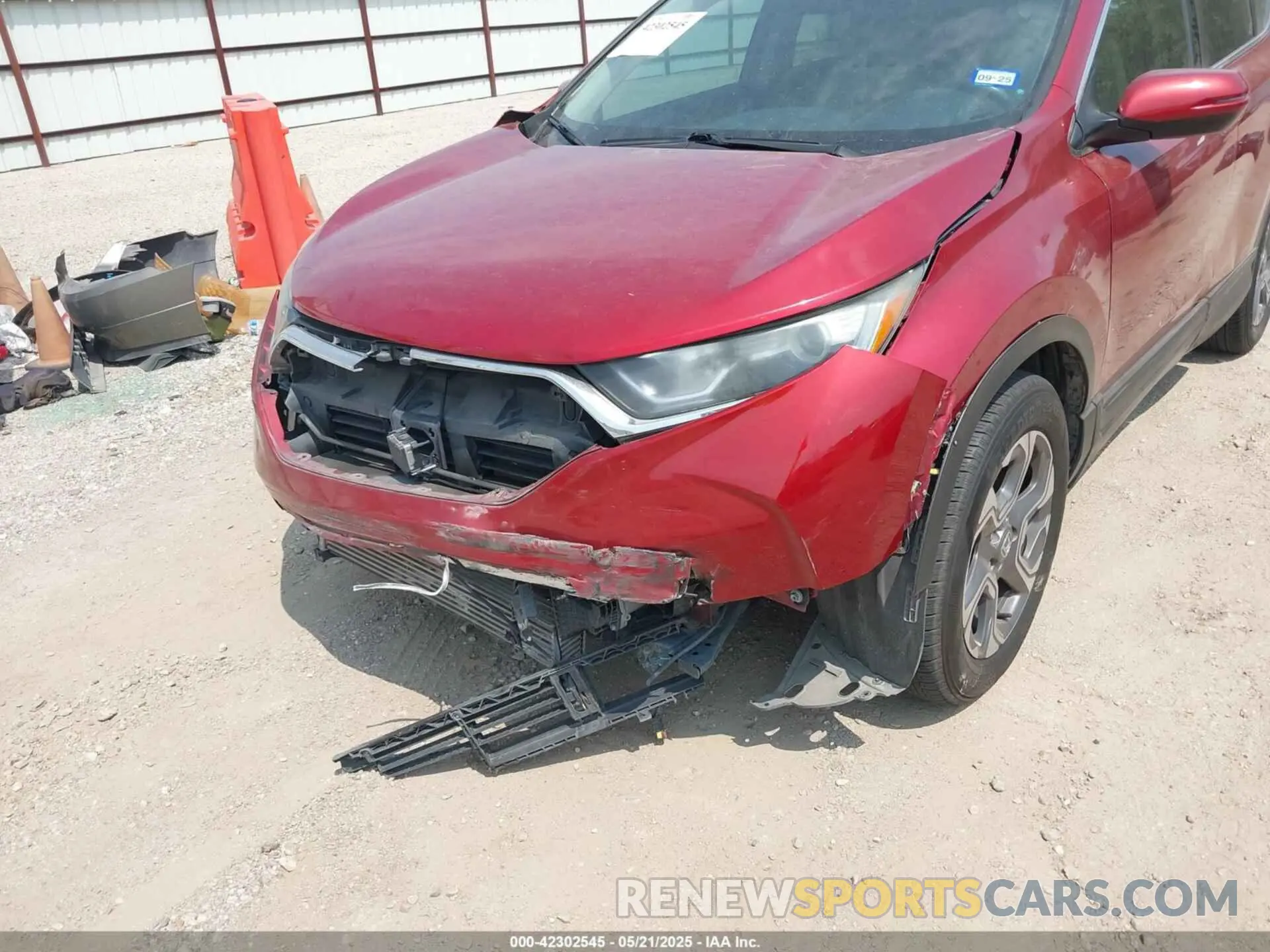 6 Photograph of a damaged car 5J6RW1H57KL001136 HONDA CR-V 2019