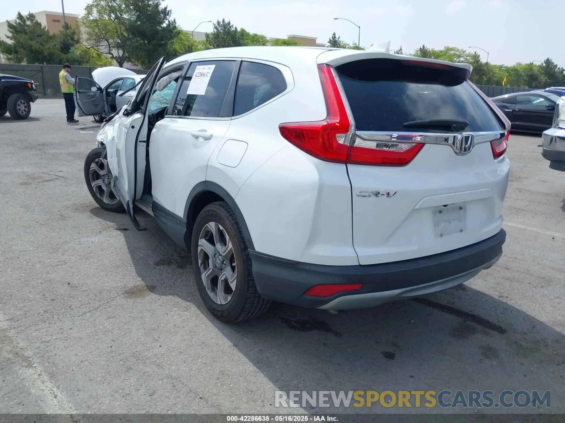 3 Photograph of a damaged car 5J6RW1H59KA008908 HONDA CR-V 2019