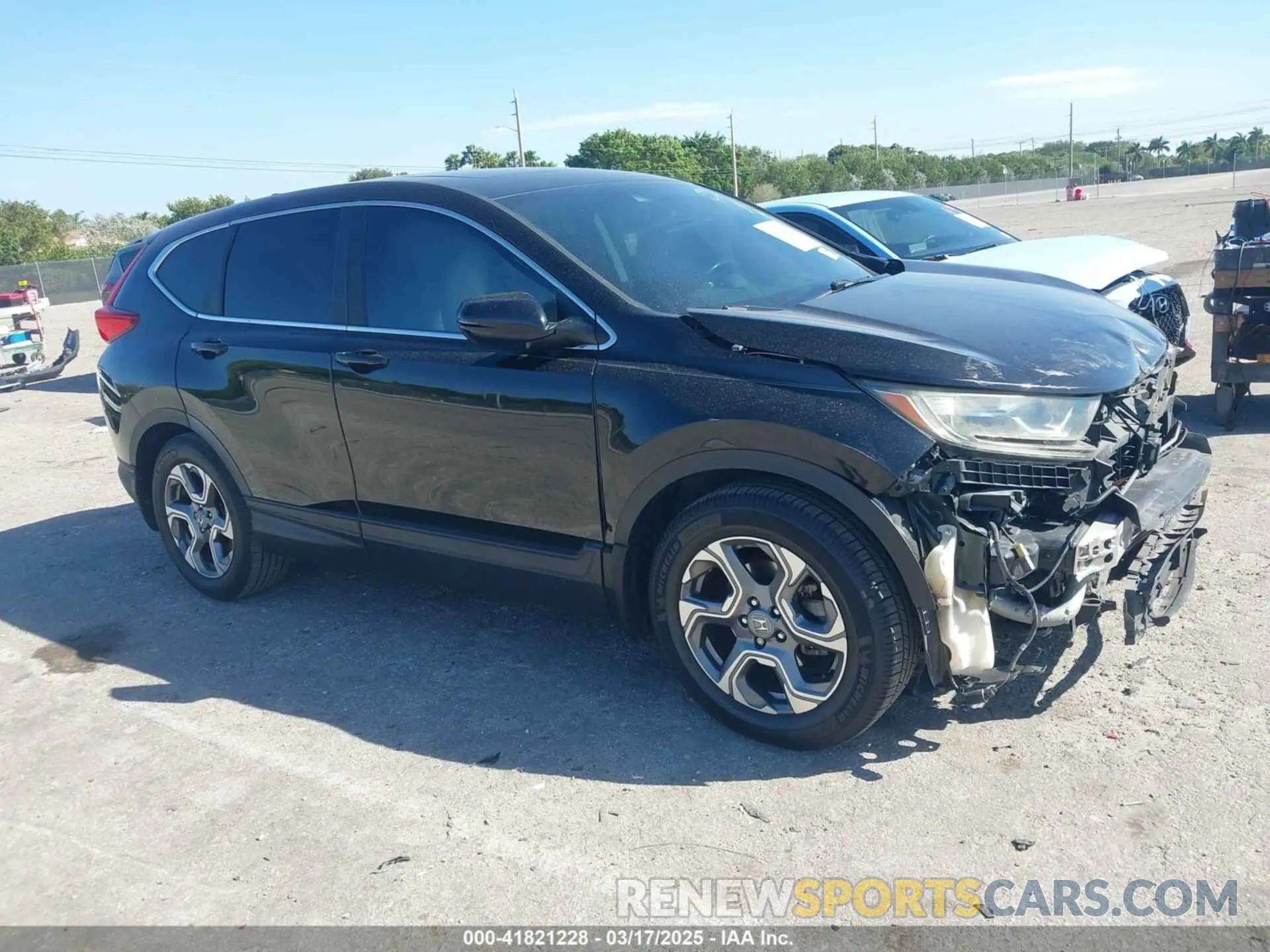 3 Фотография поврежденного автомобиля 5J6RW1H82KA015922 HONDA CR-V 2019
