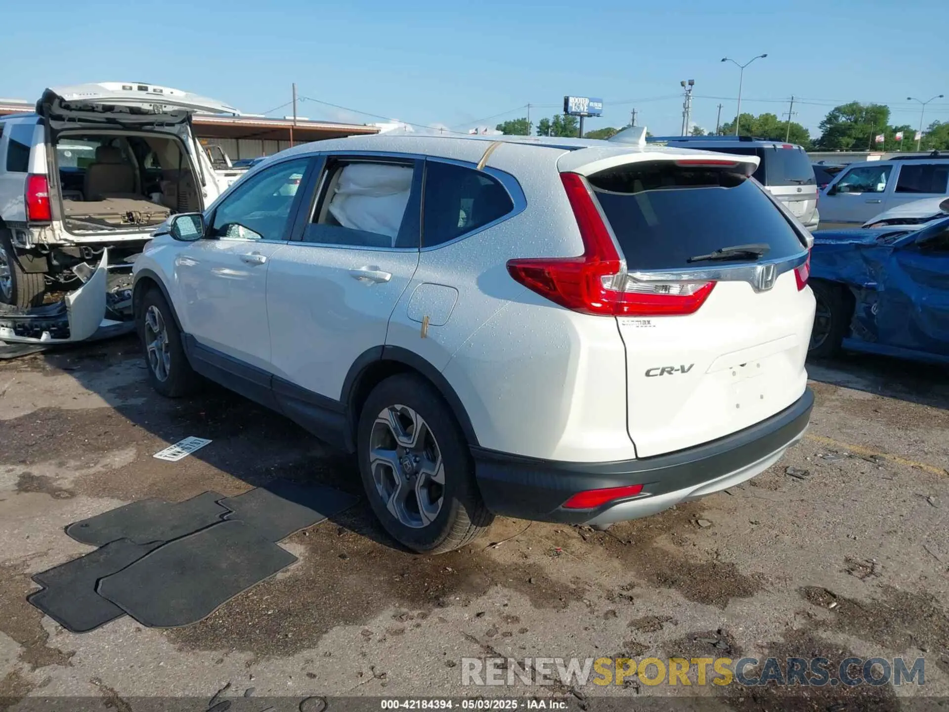 3 Photograph of a damaged car 5J6RW1H82KA017900 HONDA CR-V 2019