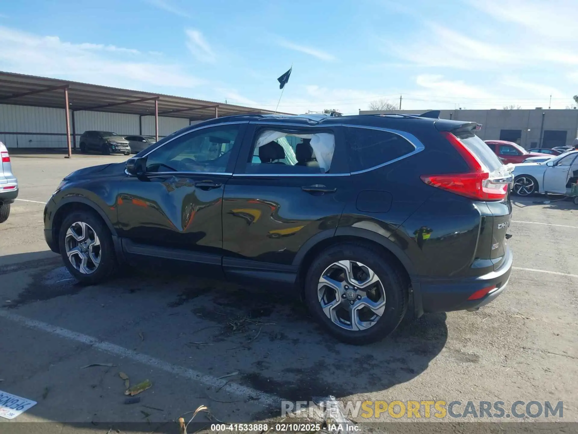 15 Photograph of a damaged car 5J6RW1H84KL005347 HONDA CR-V 2019
