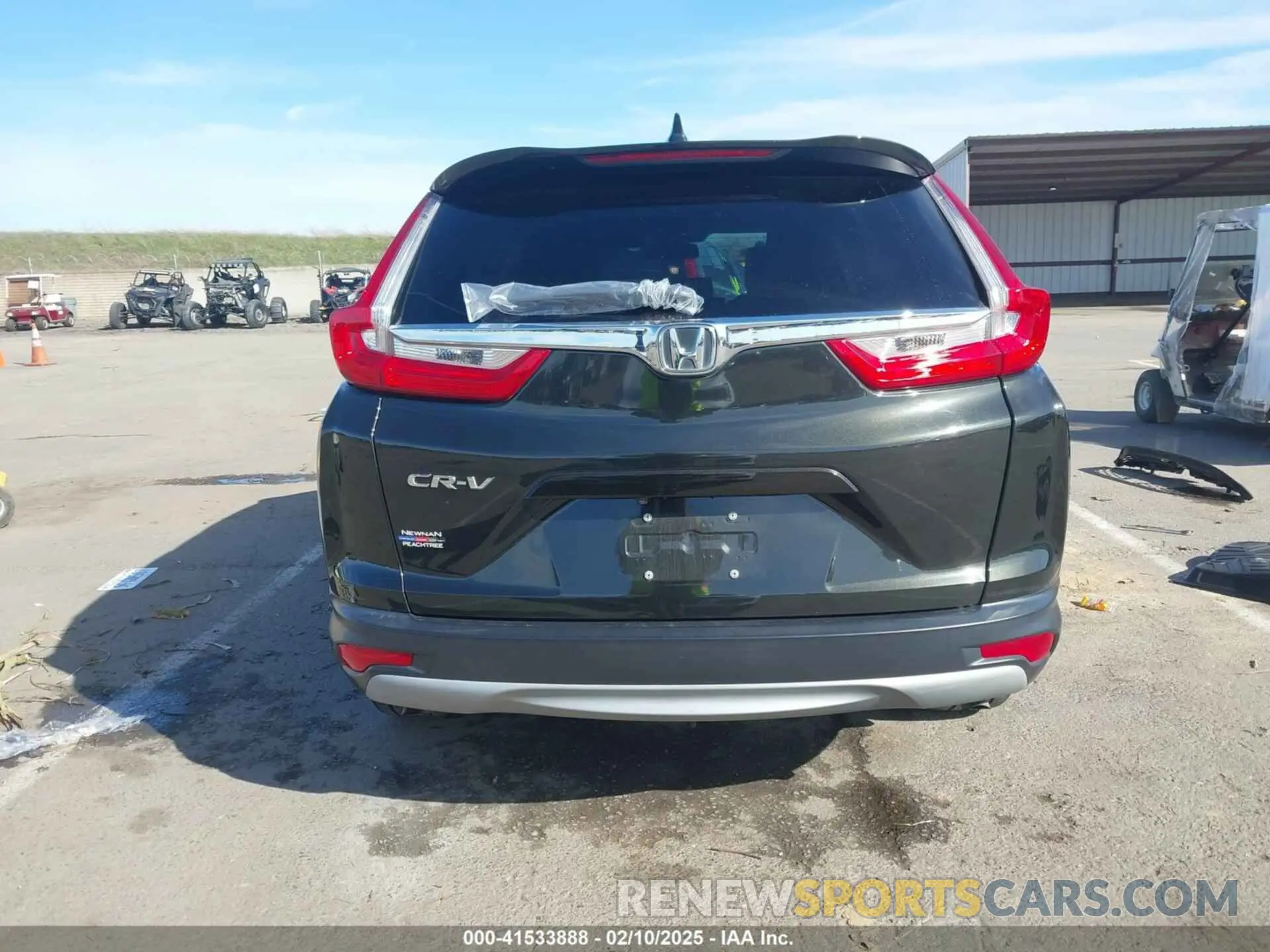 17 Photograph of a damaged car 5J6RW1H84KL005347 HONDA CR-V 2019