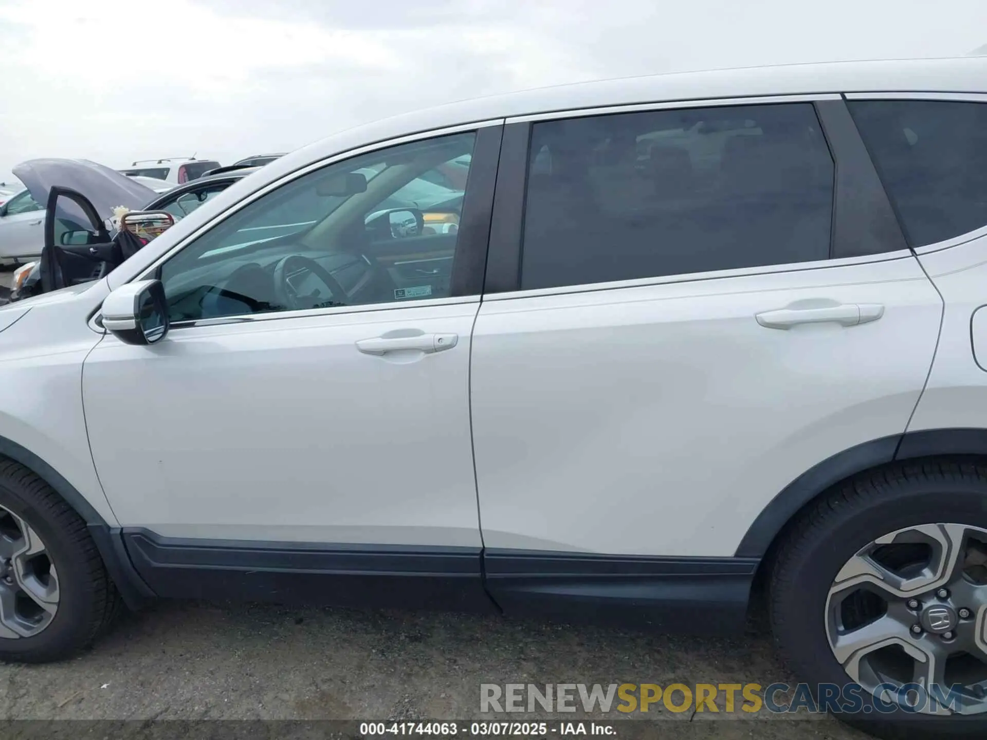 14 Фотография поврежденного автомобиля 5J6RW1H87KA026642 HONDA CR-V 2019