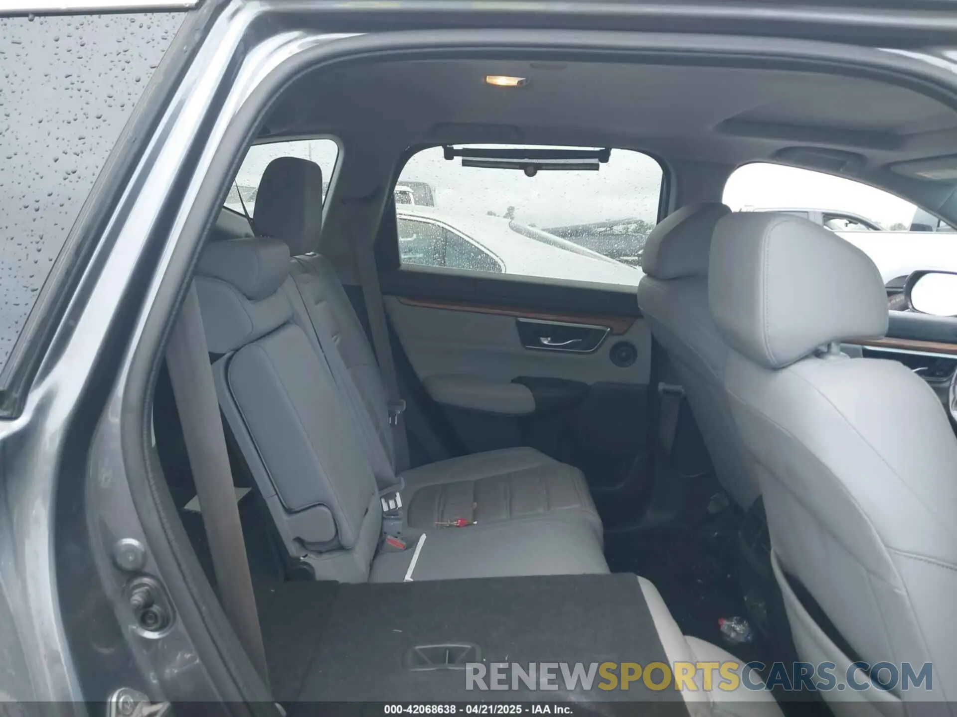 8 Фотография поврежденного автомобиля 5J6RW1H87KA027189 HONDA CR-V 2019