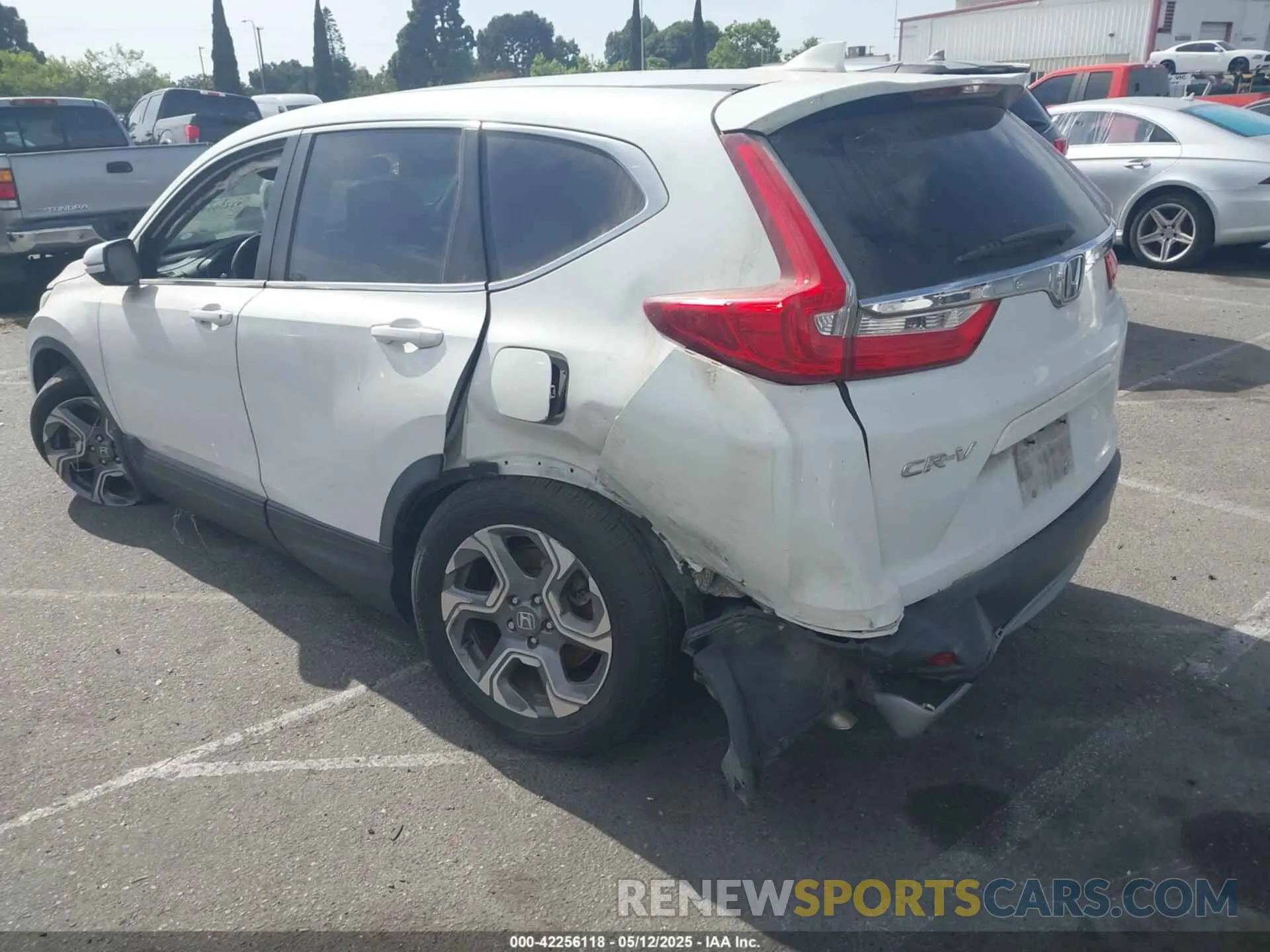 3 Фотография поврежденного автомобиля 5J6RW1H87KA048527 HONDA CR-V 2019