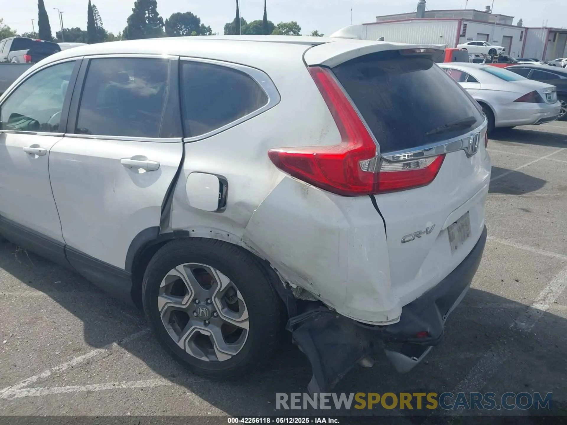 6 Фотография поврежденного автомобиля 5J6RW1H87KA048527 HONDA CR-V 2019