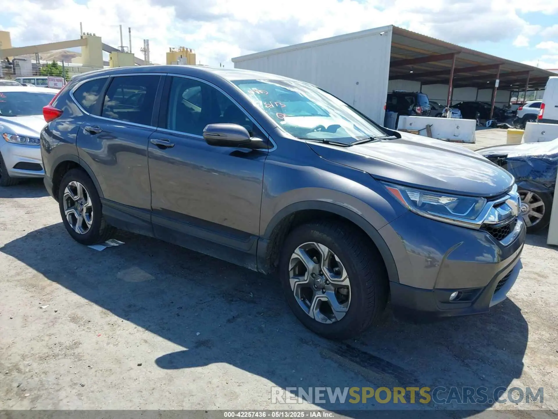 1 Photograph of a damaged car 5J6RW2H51KA013154 HONDA CR-V 2019