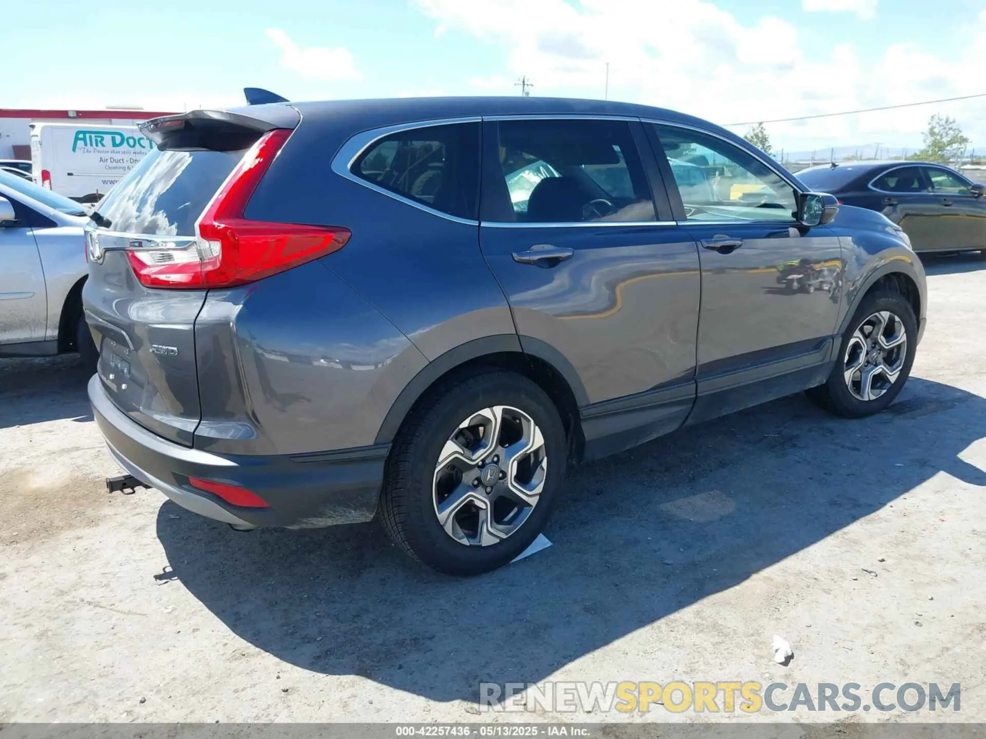 4 Photograph of a damaged car 5J6RW2H51KA013154 HONDA CR-V 2019