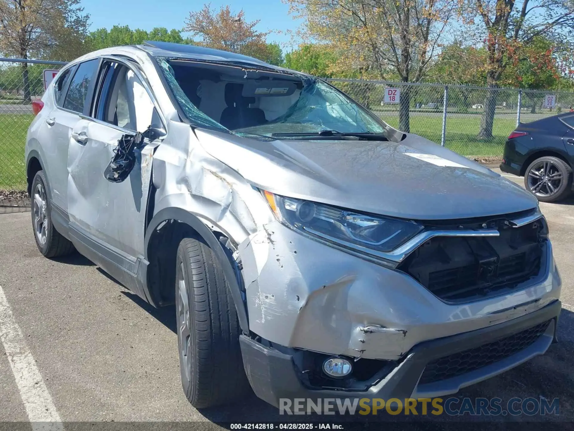 1 Фотография поврежденного автомобиля 5J6RW2H51KL033747 HONDA CR-V 2019