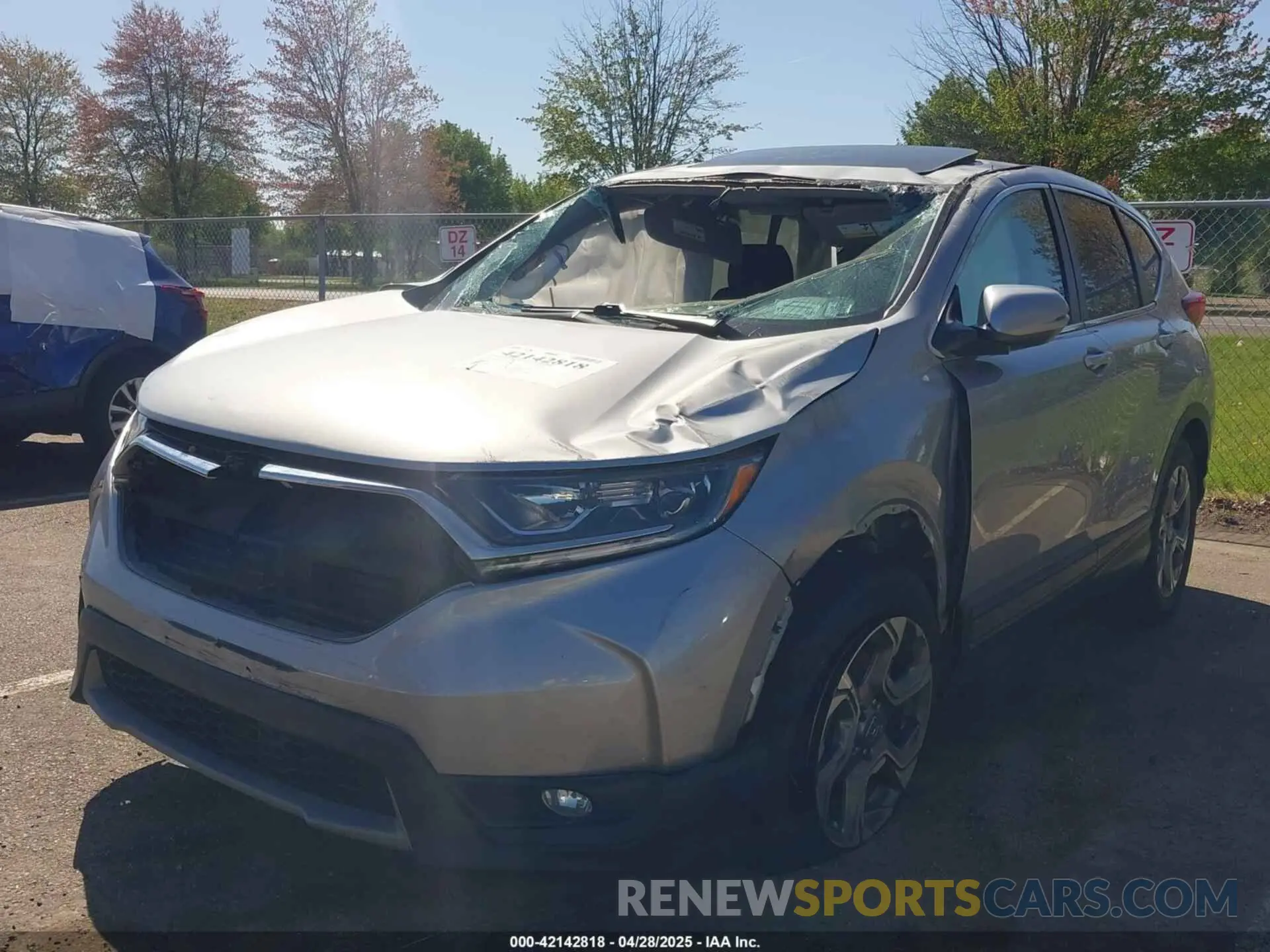 2 Фотография поврежденного автомобиля 5J6RW2H51KL033747 HONDA CR-V 2019