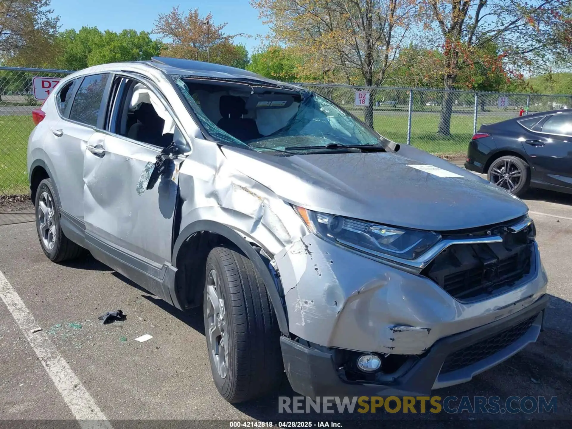 6 Фотография поврежденного автомобиля 5J6RW2H51KL033747 HONDA CR-V 2019