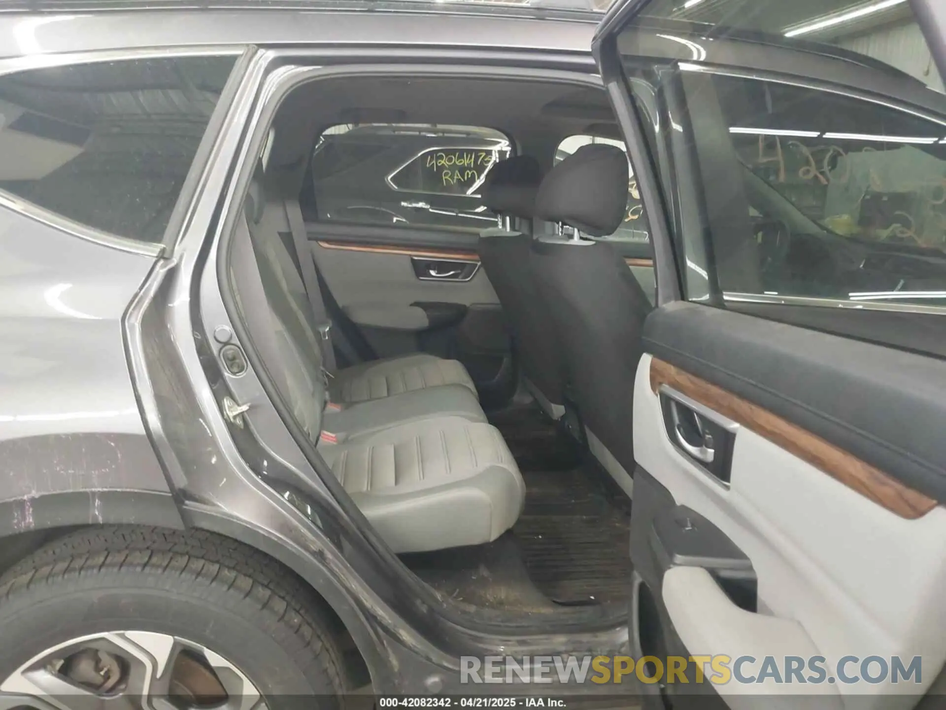 8 Фотография поврежденного автомобиля 5J6RW2H51KL036325 HONDA CR-V 2019