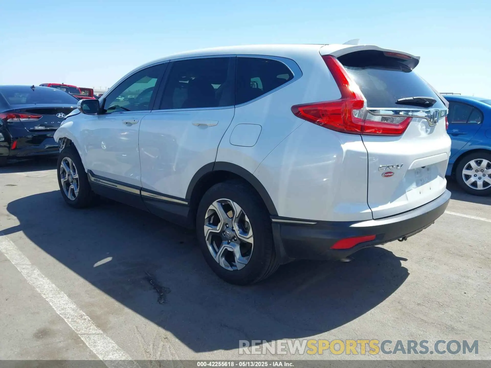 3 Фотография поврежденного автомобиля 5J6RW2H52KL012177 HONDA CR-V 2019