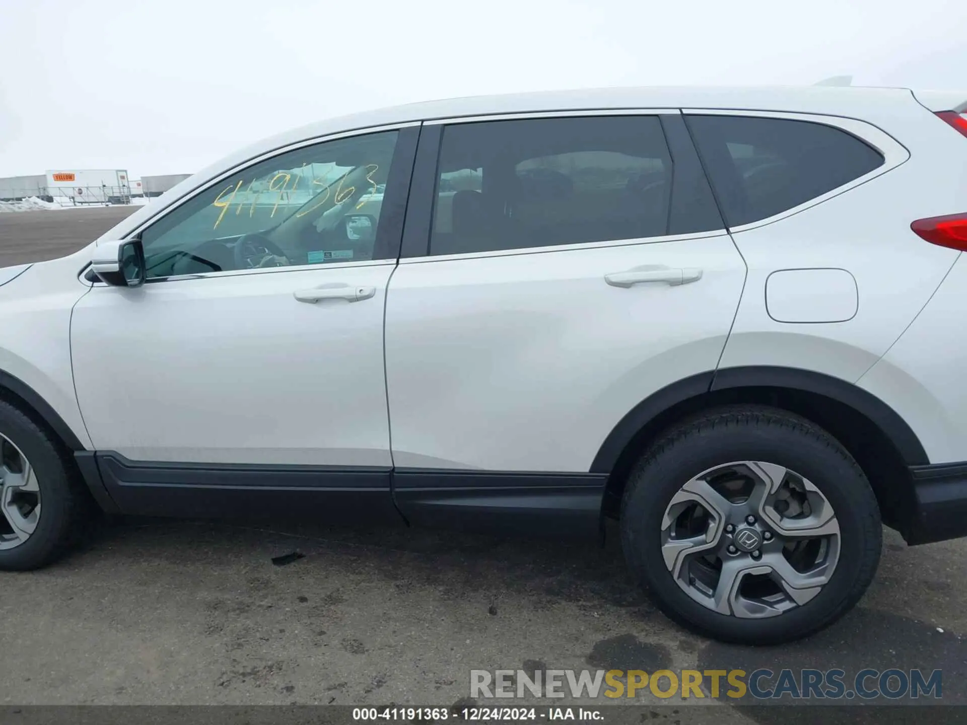 13 Photograph of a damaged car 5J6RW2H54KL015789 HONDA CR-V 2019