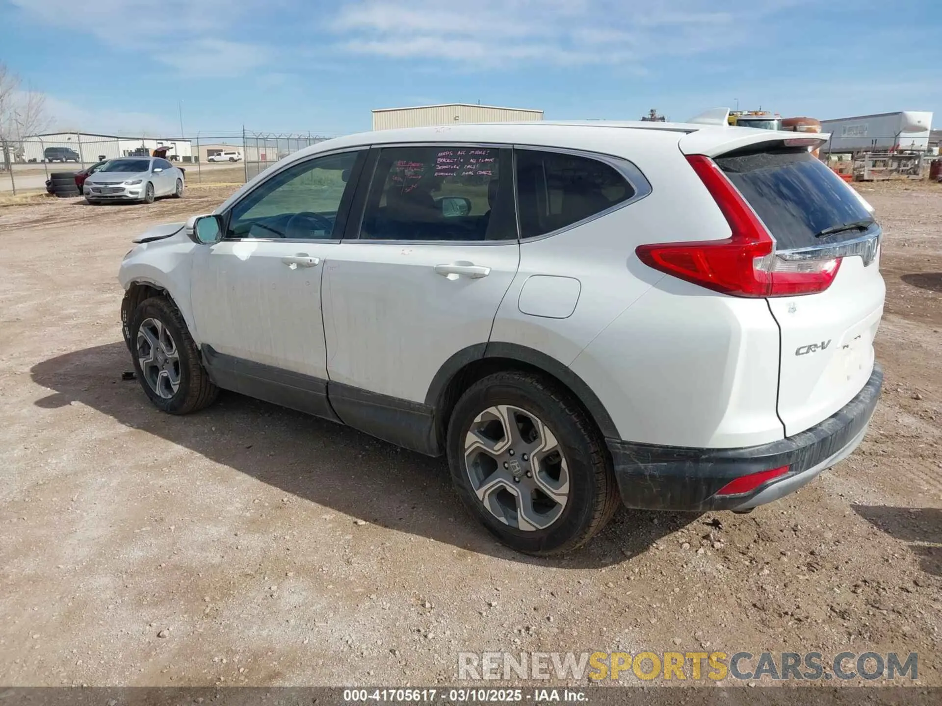 3 Фотография поврежденного автомобиля 5J6RW2H83KA010069 HONDA CR-V 2019