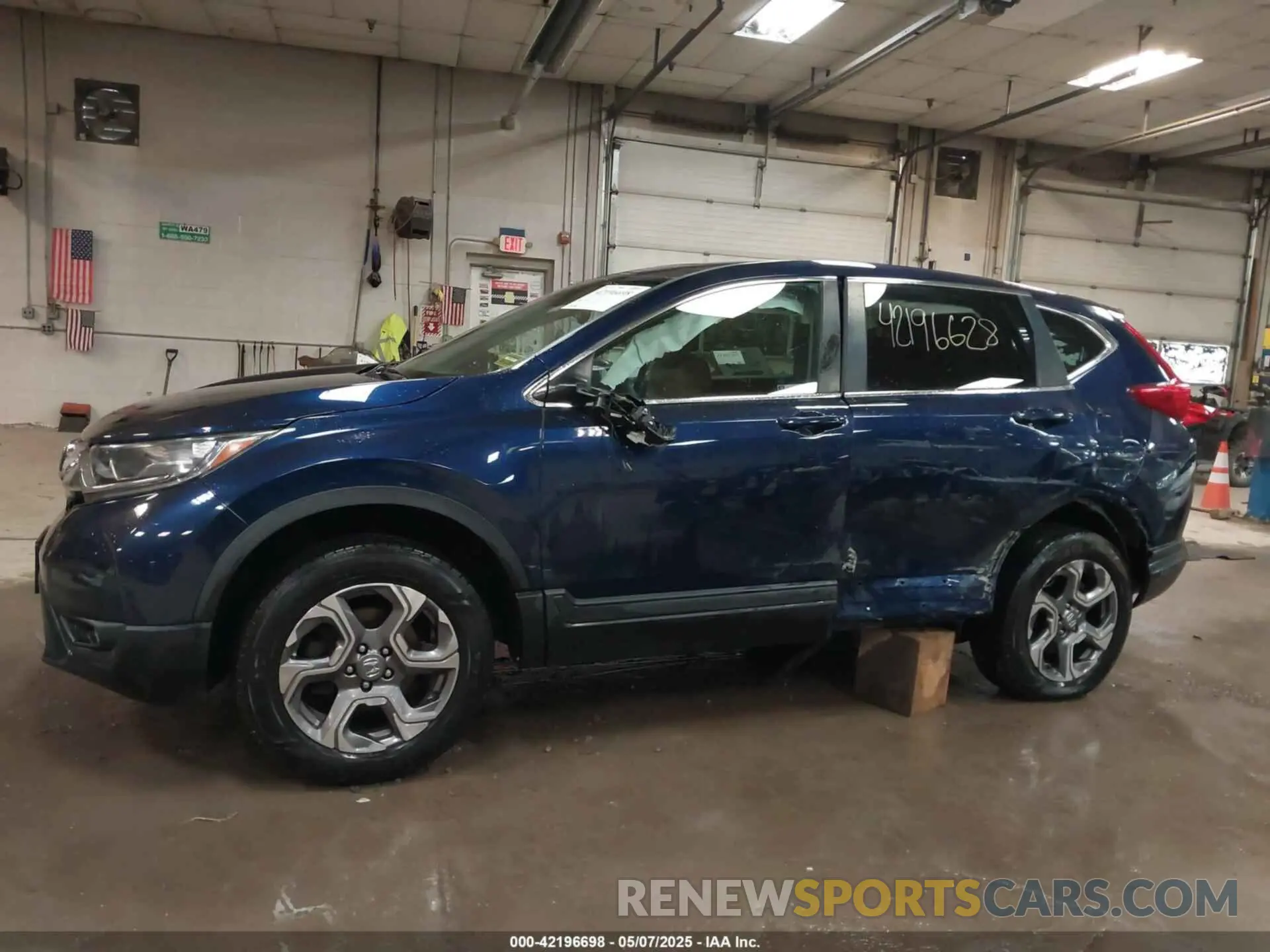 14 Photograph of a damaged car 5J6RW2H85KA000269 HONDA CR-V 2019