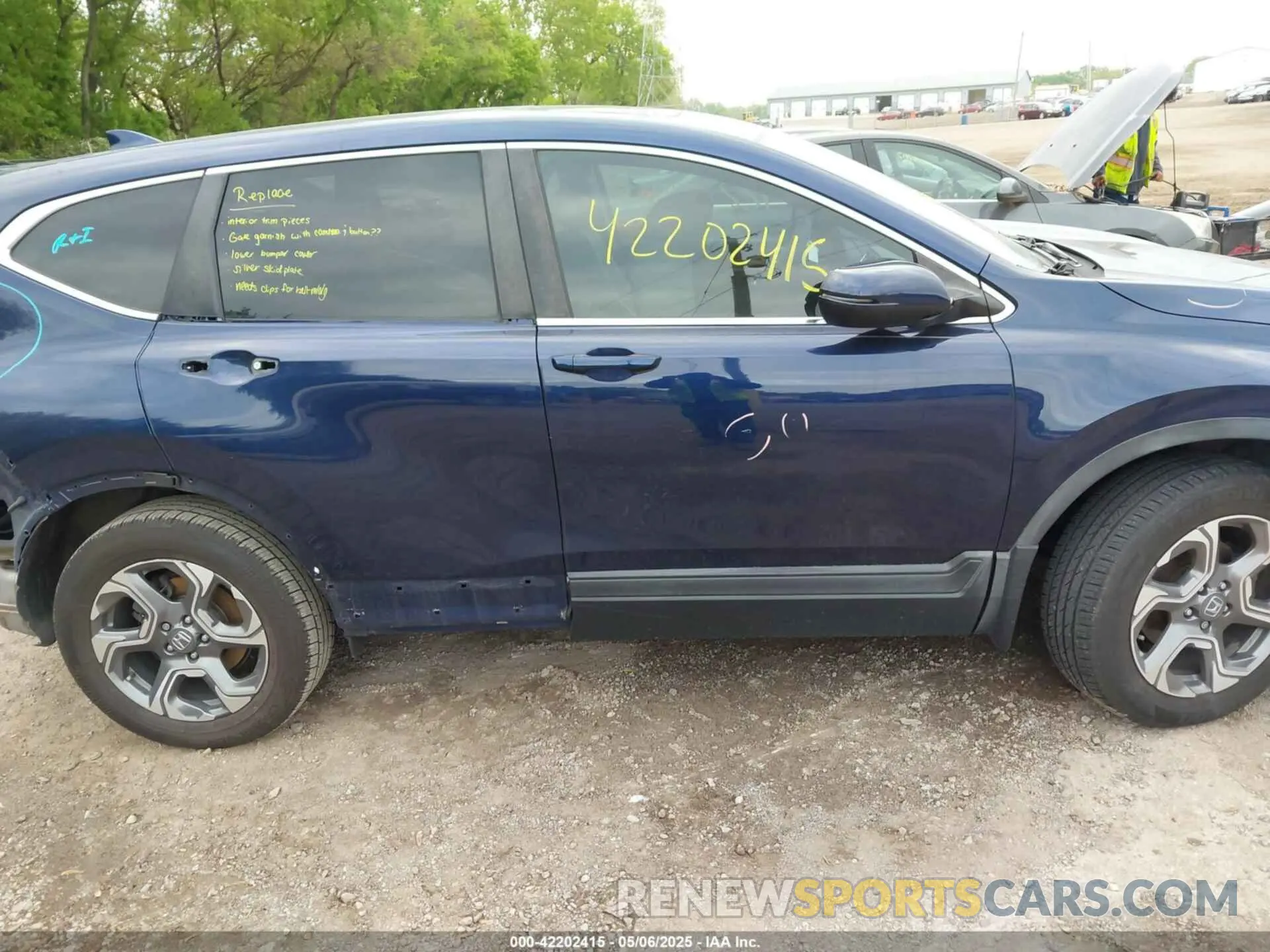 13 Photograph of a damaged car 5J6RW2H89KA000971 HONDA CR-V 2019