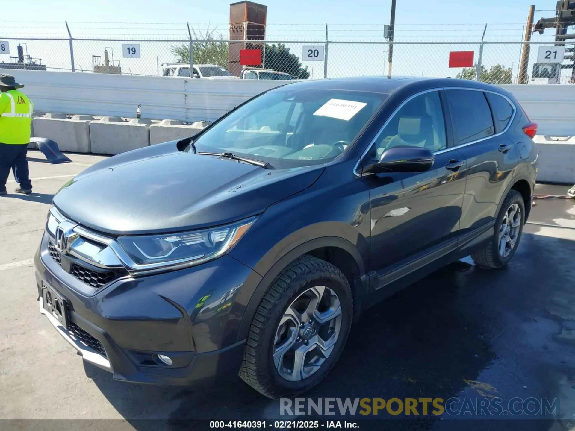 2 Photograph of a damaged car 5J6RW2H89KA002929 HONDA CR-V 2019