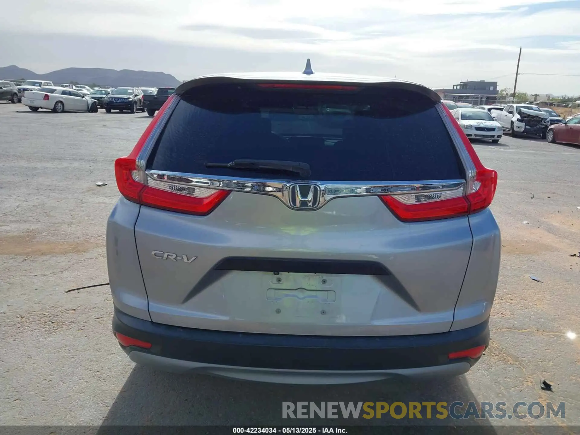 16 Photograph of a damaged car 5J6RW5H37KL004432 HONDA CR-V 2019
