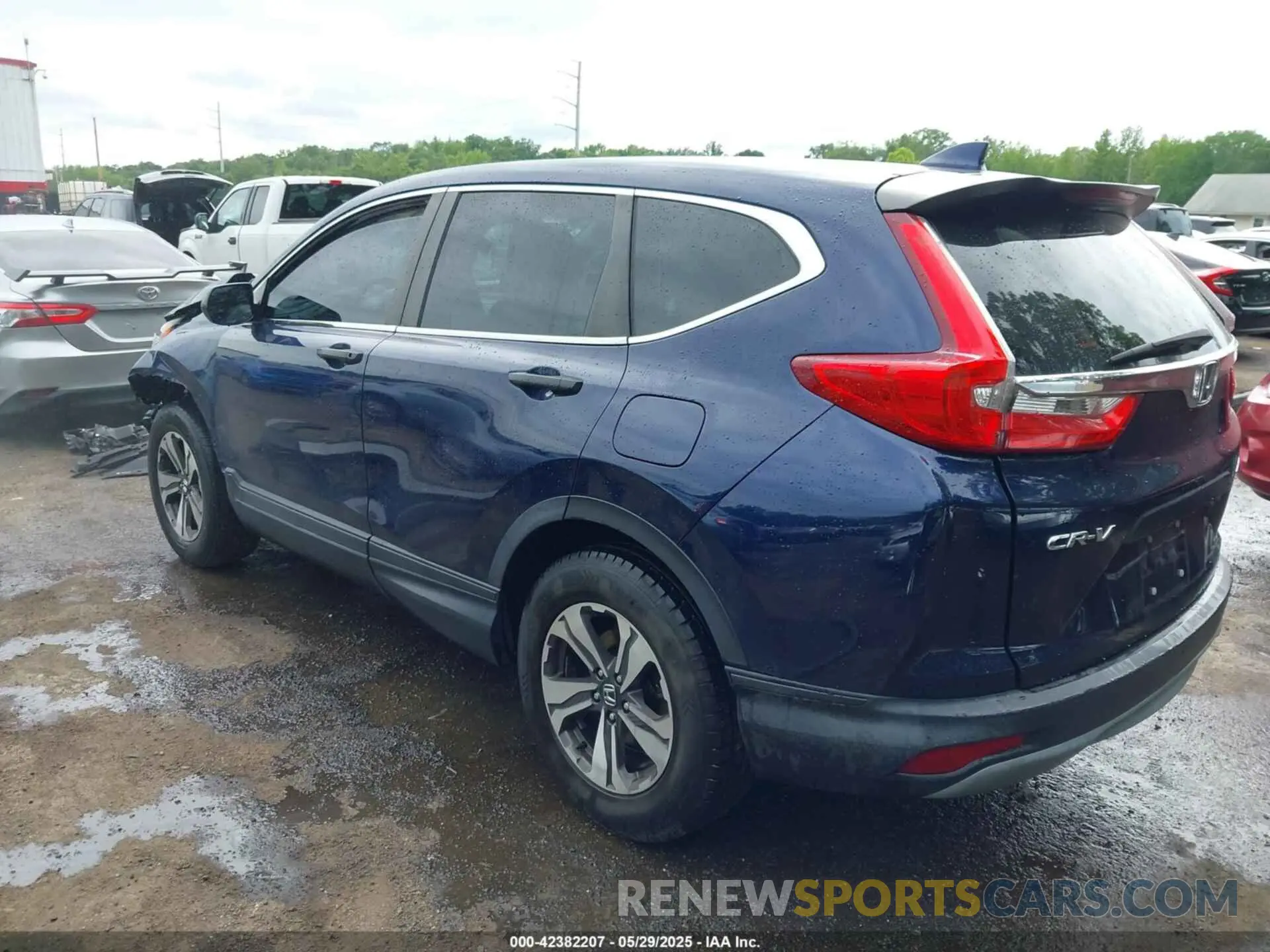 3 Photograph of a damaged car 5J6RW6H33KL005356 HONDA CR-V 2019