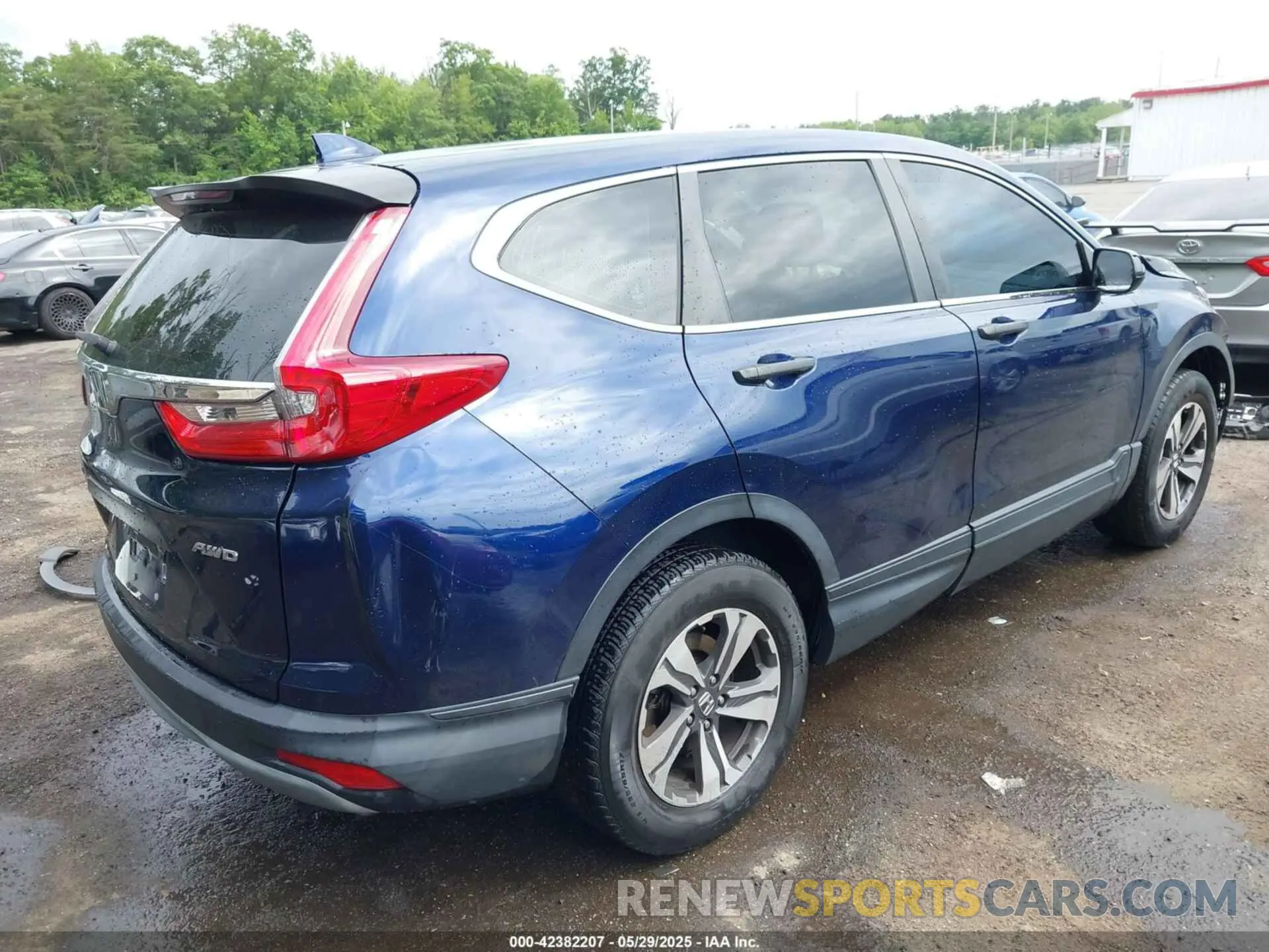 4 Photograph of a damaged car 5J6RW6H33KL005356 HONDA CR-V 2019