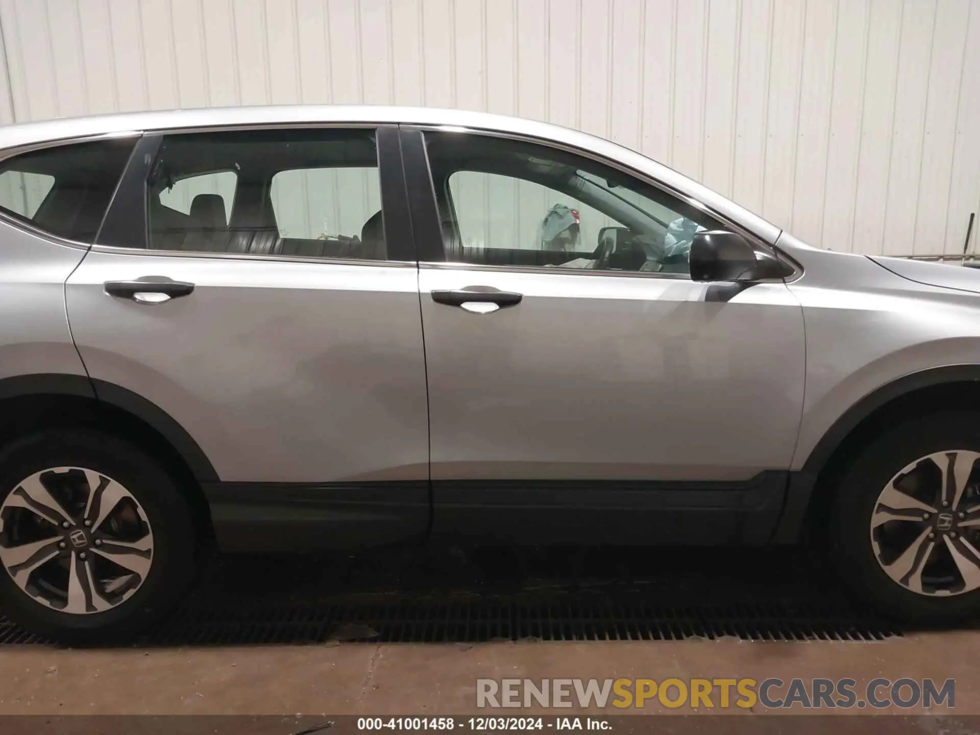 14 Photograph of a damaged car 5J6RW6H35KL001664 HONDA CR-V 2019
