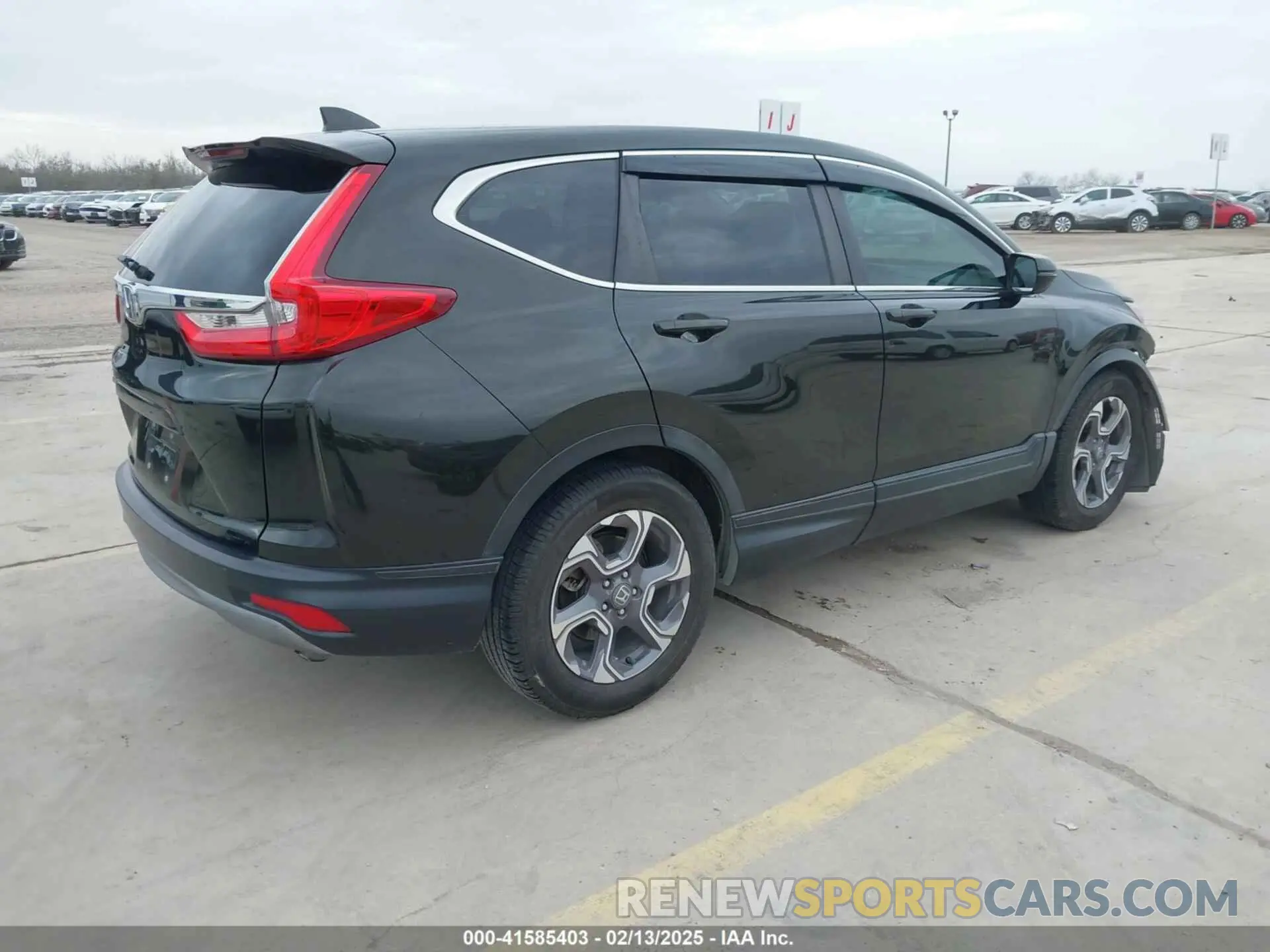 4 Photograph of a damaged car 7FARW1H51KE007334 HONDA CR-V 2019