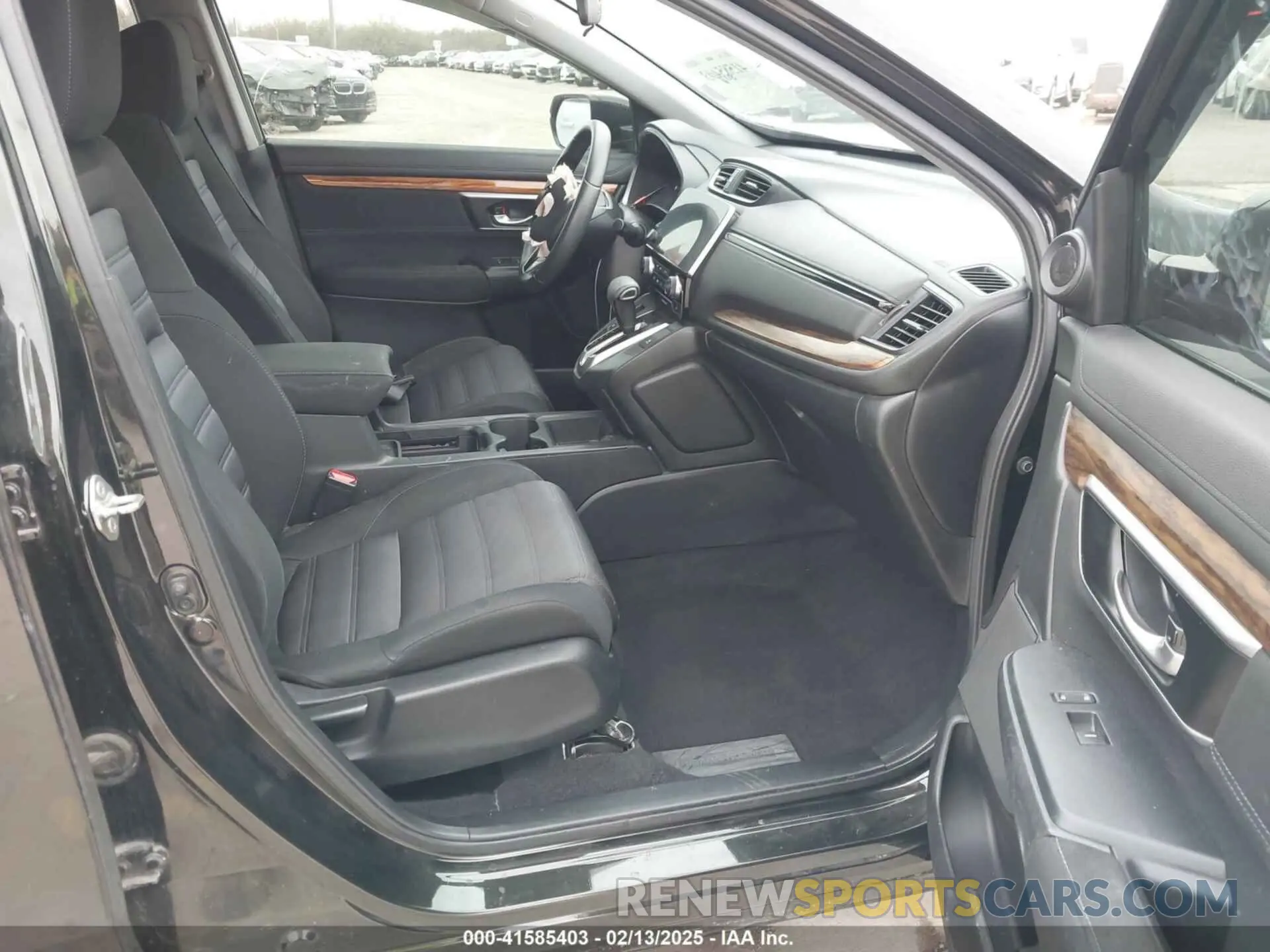5 Photograph of a damaged car 7FARW1H51KE007334 HONDA CR-V 2019