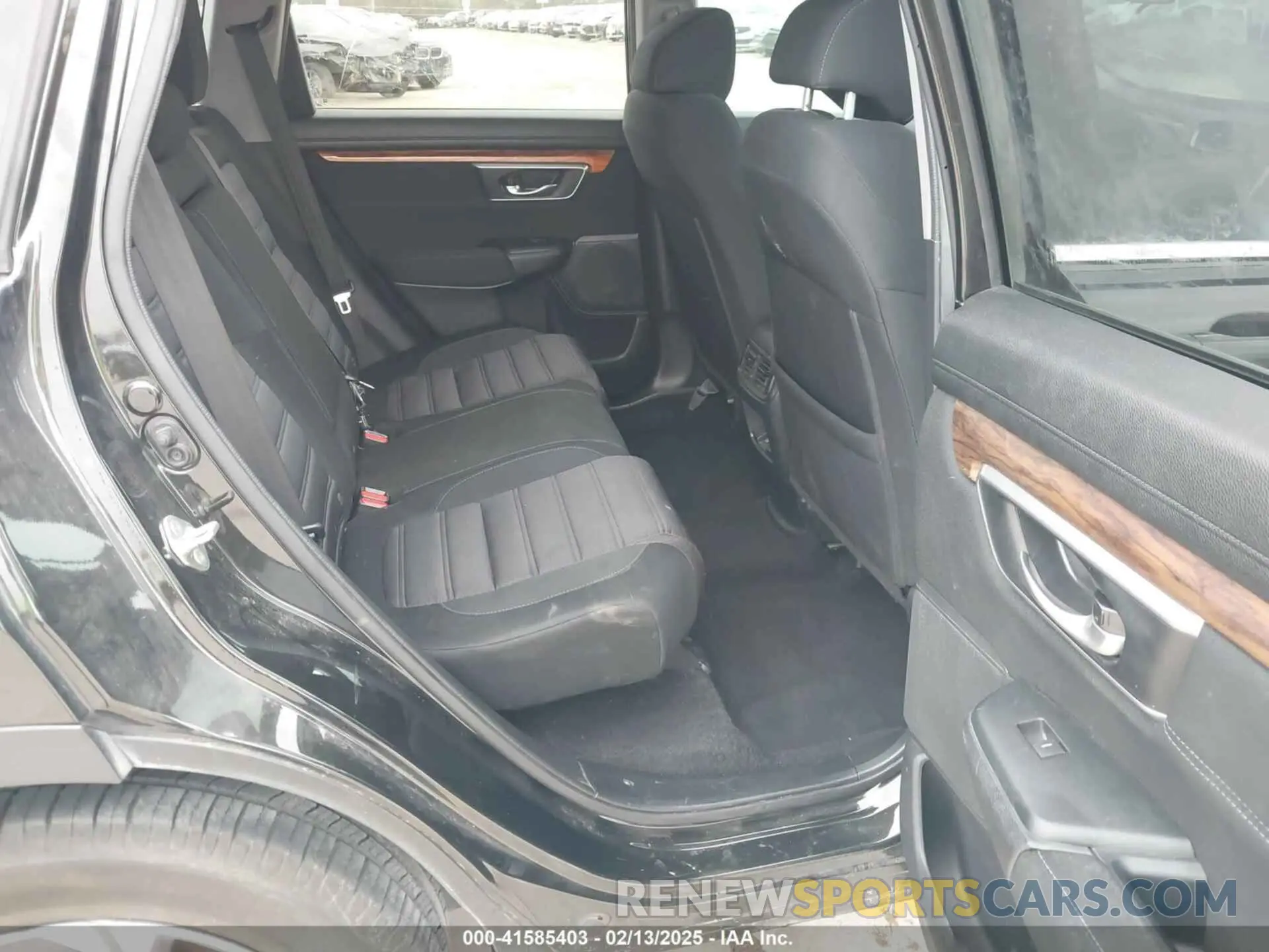 8 Photograph of a damaged car 7FARW1H51KE007334 HONDA CR-V 2019