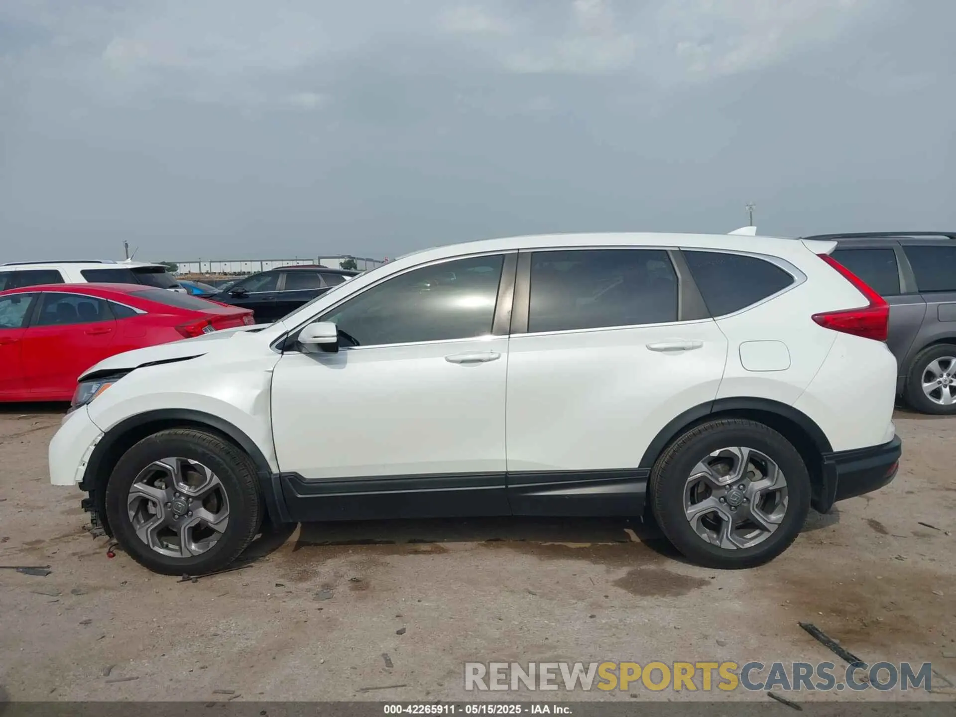 15 Photograph of a damaged car 7FARW1H51KE019516 HONDA CR-V 2019