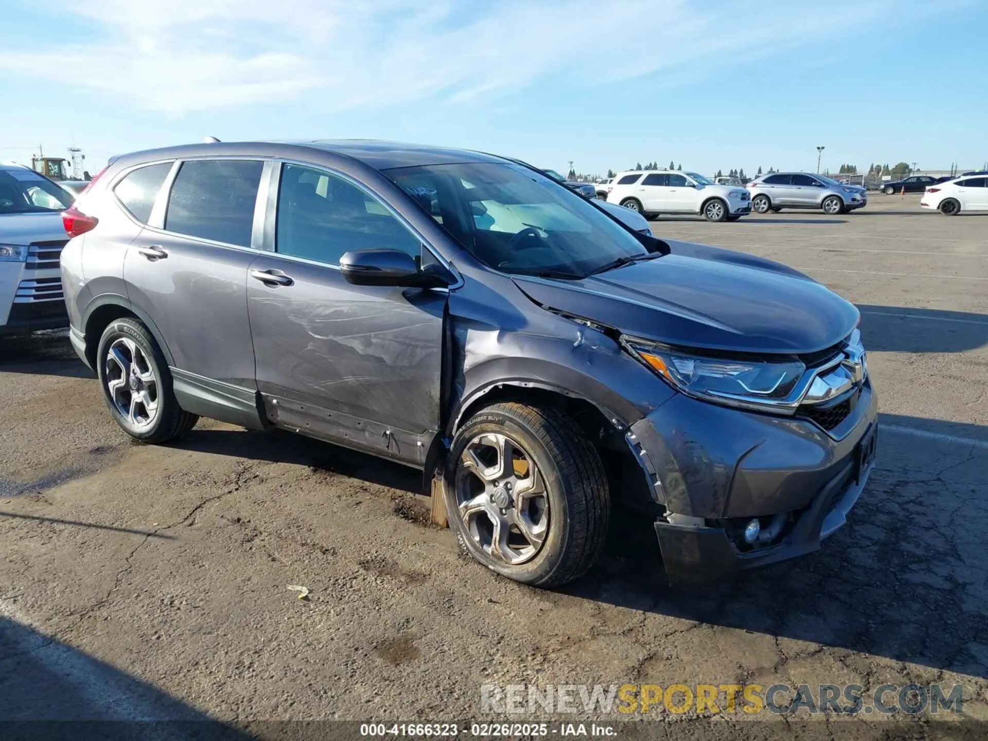 1 Photograph of a damaged car 7FARW1H52KE038656 HONDA CR-V 2019