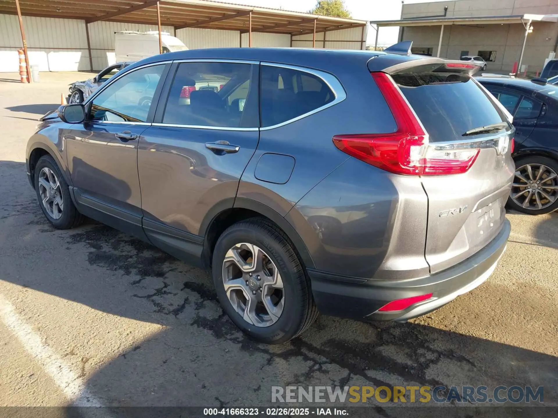 3 Photograph of a damaged car 7FARW1H52KE038656 HONDA CR-V 2019