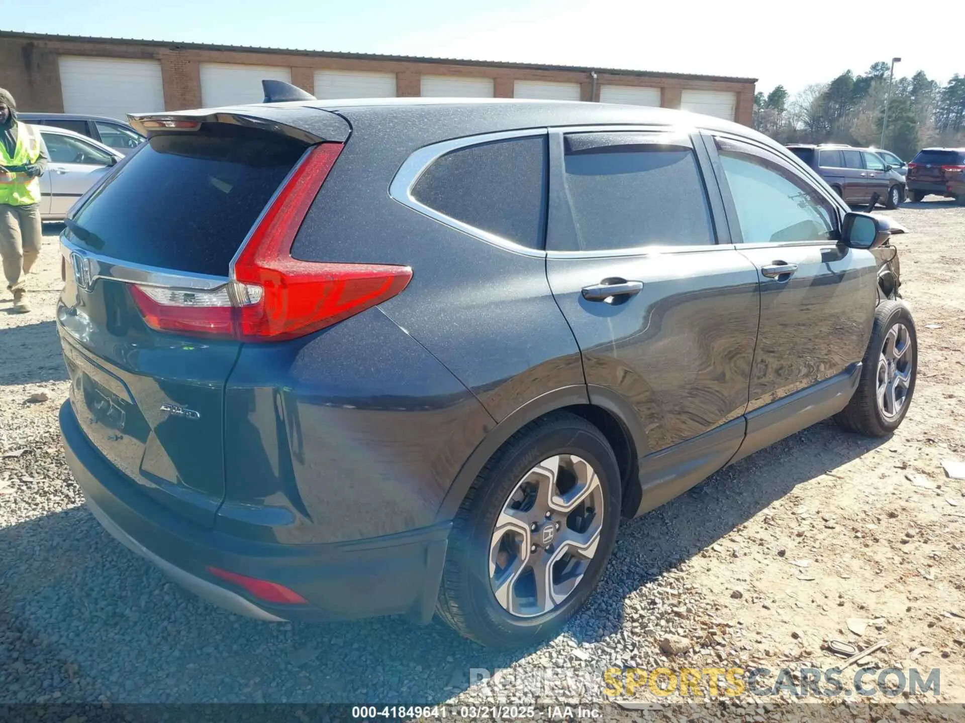 4 Фотография поврежденного автомобиля 7FARW1H53KE018173 HONDA CR-V 2019