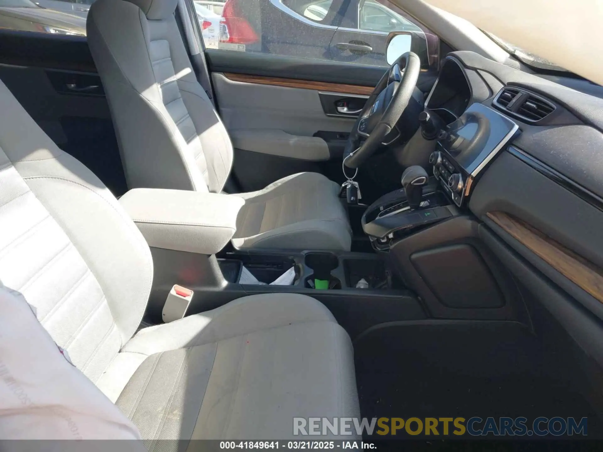 5 Фотография поврежденного автомобиля 7FARW1H53KE018173 HONDA CR-V 2019