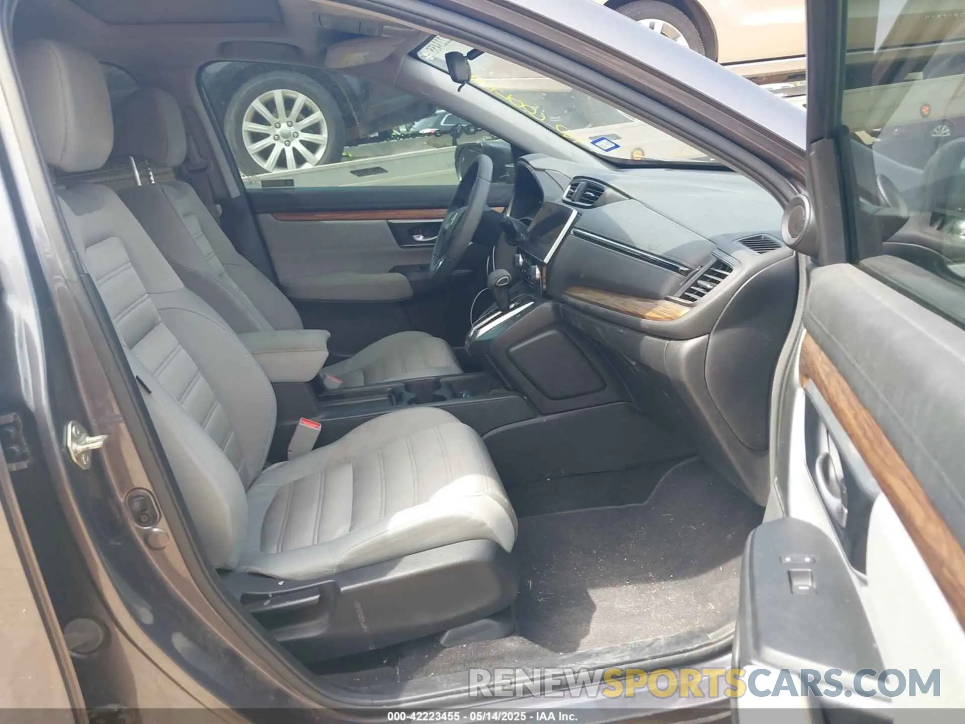 5 Photograph of a damaged car 7FARW1H55KE032690 HONDA CR-V 2019