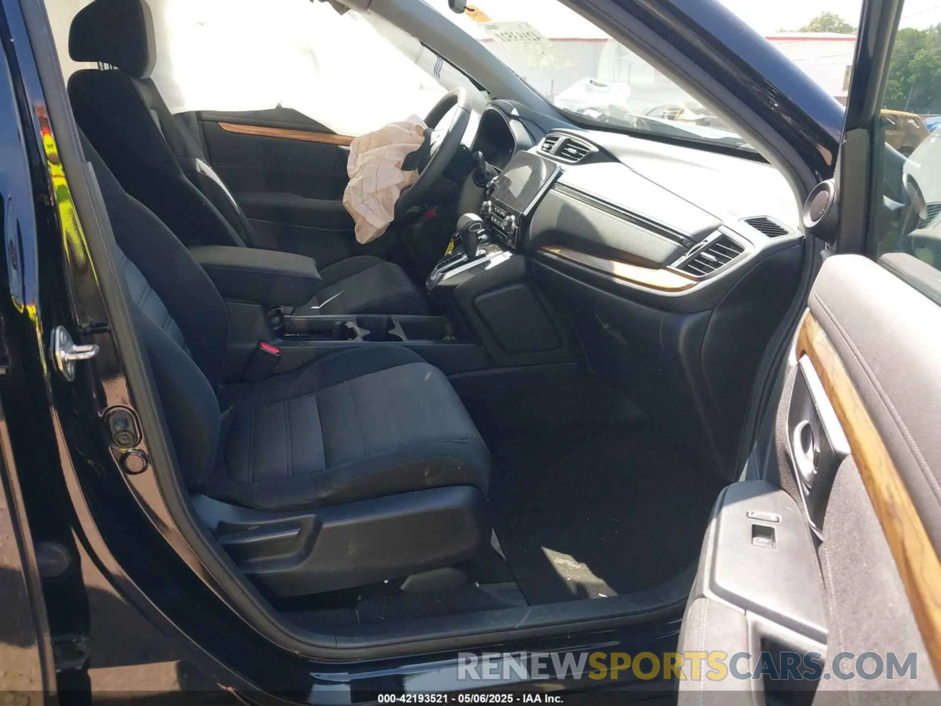 5 Photograph of a damaged car 7FARW1H57KE020539 HONDA CR-V 2019
